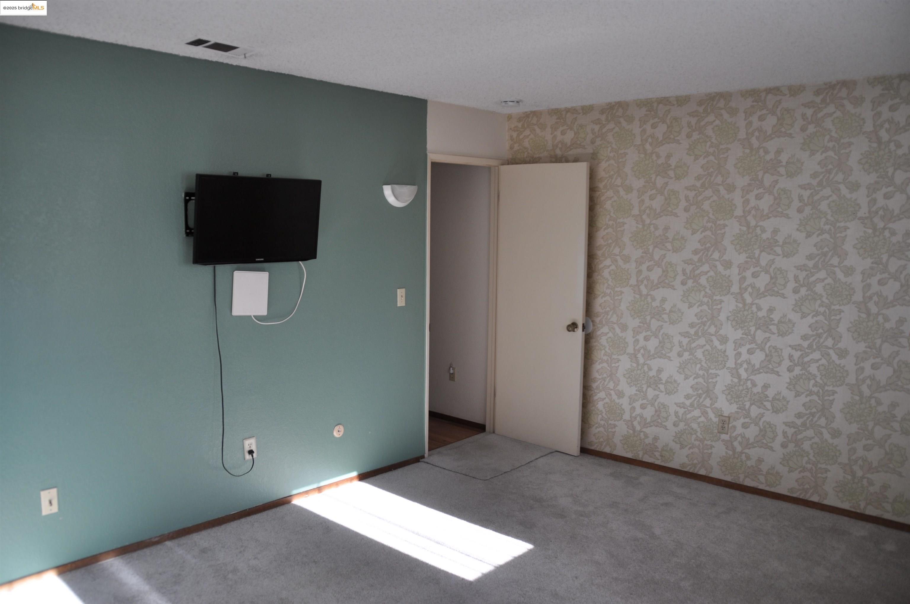 Detail Gallery Image 14 of 30 For 8219 New York Drive, Stockton,  CA 95210 - 2 Beds | 2 Baths