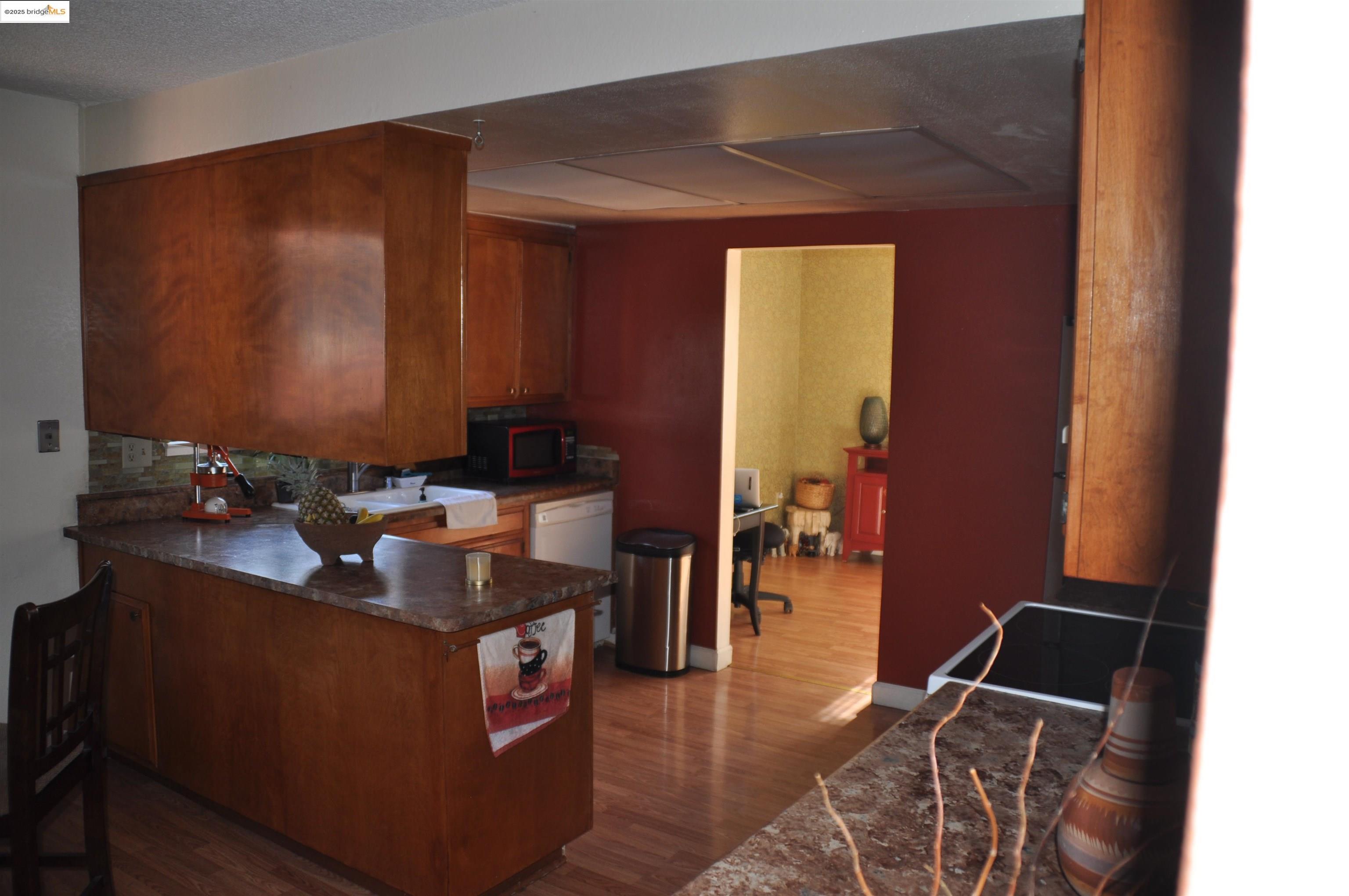 Detail Gallery Image 7 of 30 For 8219 New York Drive, Stockton,  CA 95210 - 2 Beds | 2 Baths