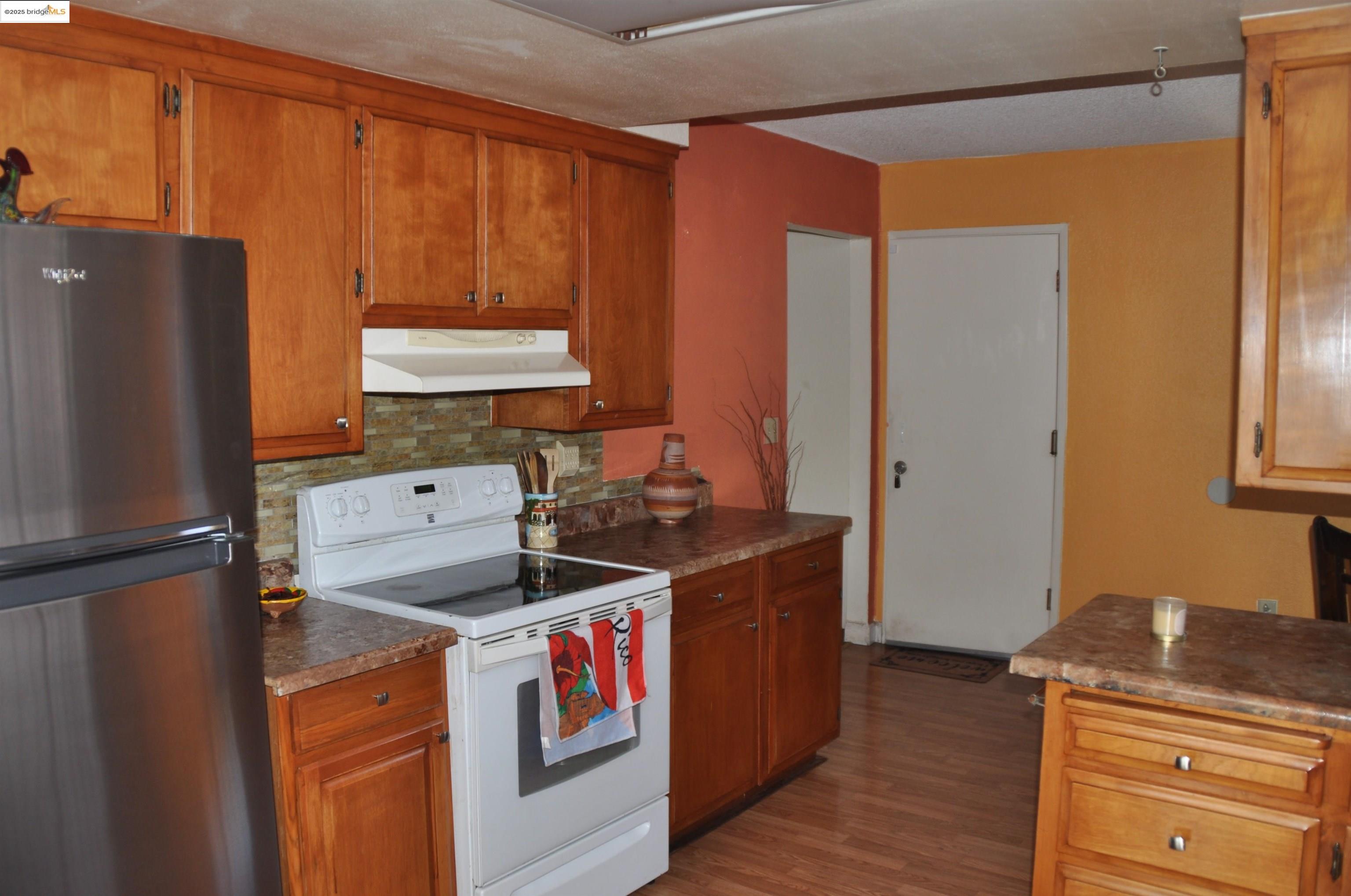 Detail Gallery Image 10 of 30 For 8219 New York Drive, Stockton,  CA 95210 - 2 Beds | 2 Baths