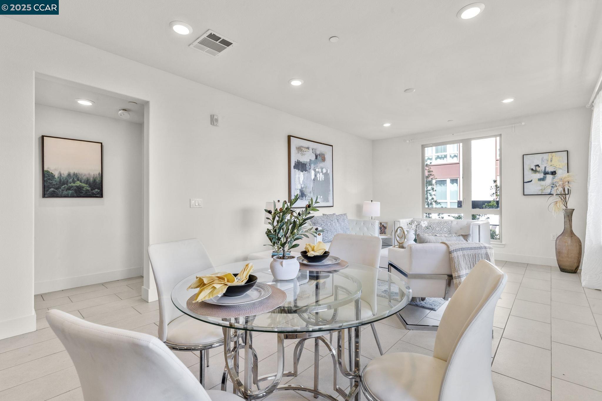 Detail Gallery Image 14 of 60 For 320 Riesling Ave #23,  Milpitas,  CA 95035 - 3 Beds | 2/1 Baths