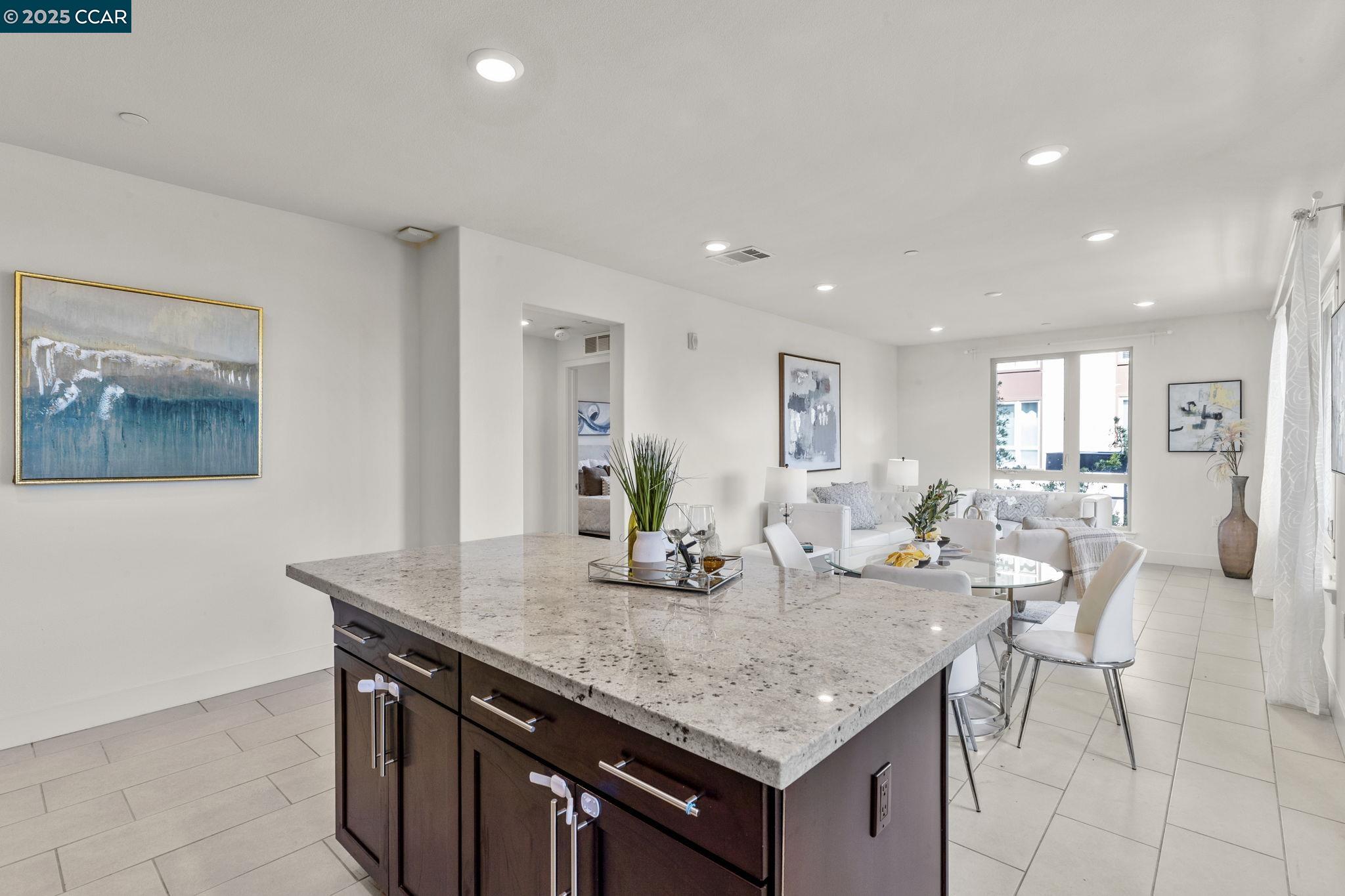 Detail Gallery Image 18 of 60 For 320 Riesling Ave #23,  Milpitas,  CA 95035 - 3 Beds | 2/1 Baths