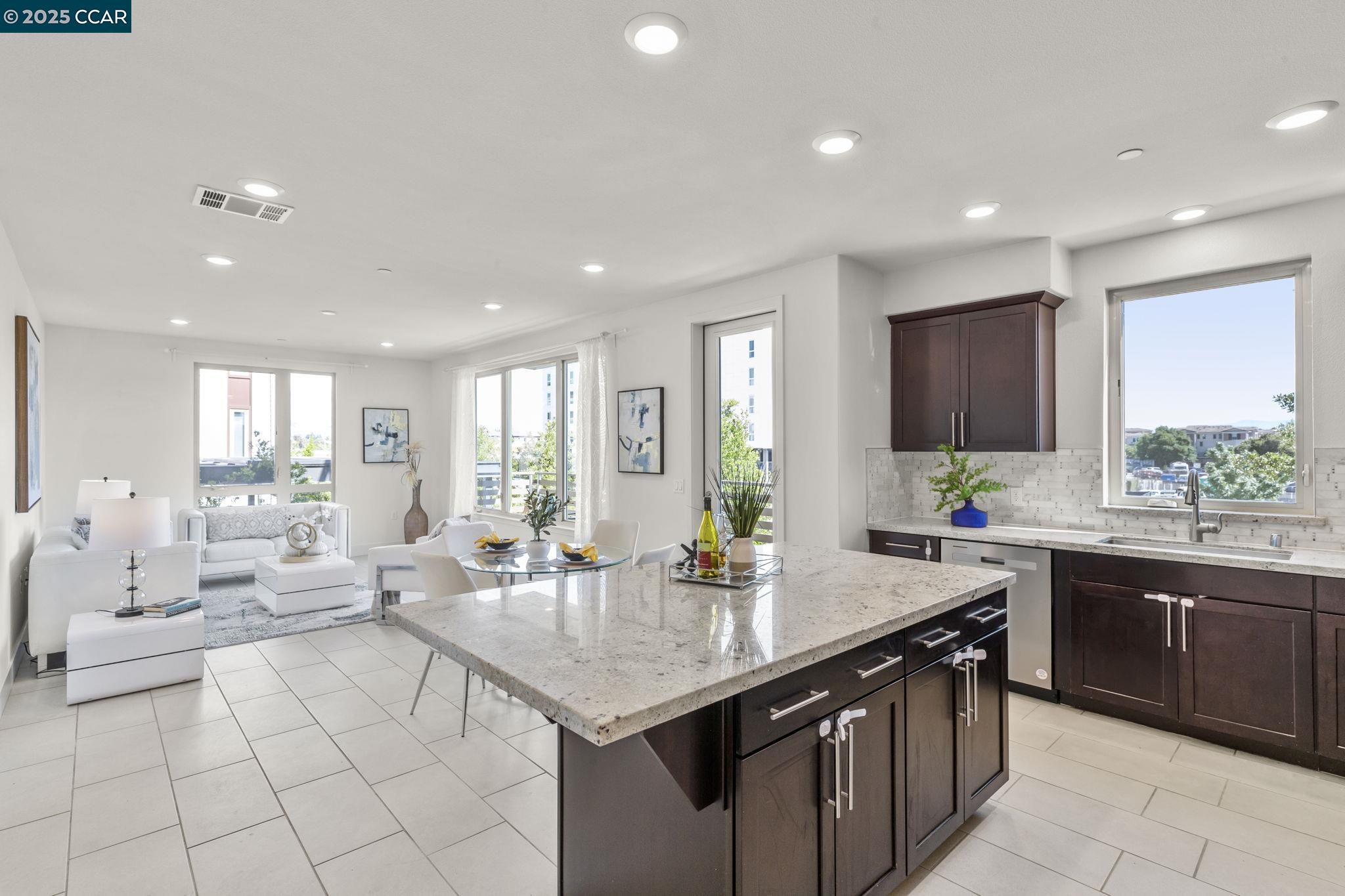 Detail Gallery Image 19 of 60 For 320 Riesling Ave #23,  Milpitas,  CA 95035 - 3 Beds | 2/1 Baths