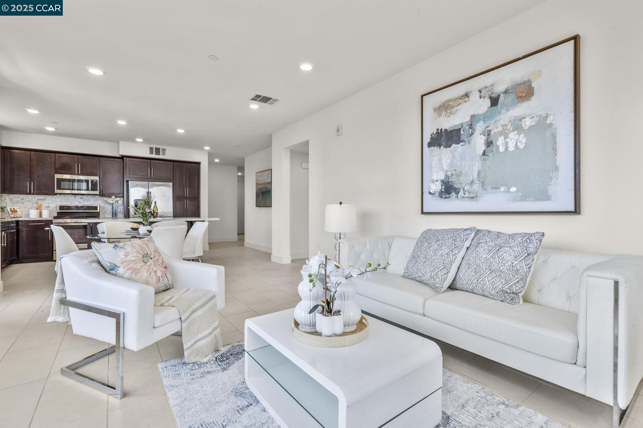 Detail Gallery Image 8 of 60 For 320 Riesling Ave #23,  Milpitas,  CA 95035 - 3 Beds | 2/1 Baths