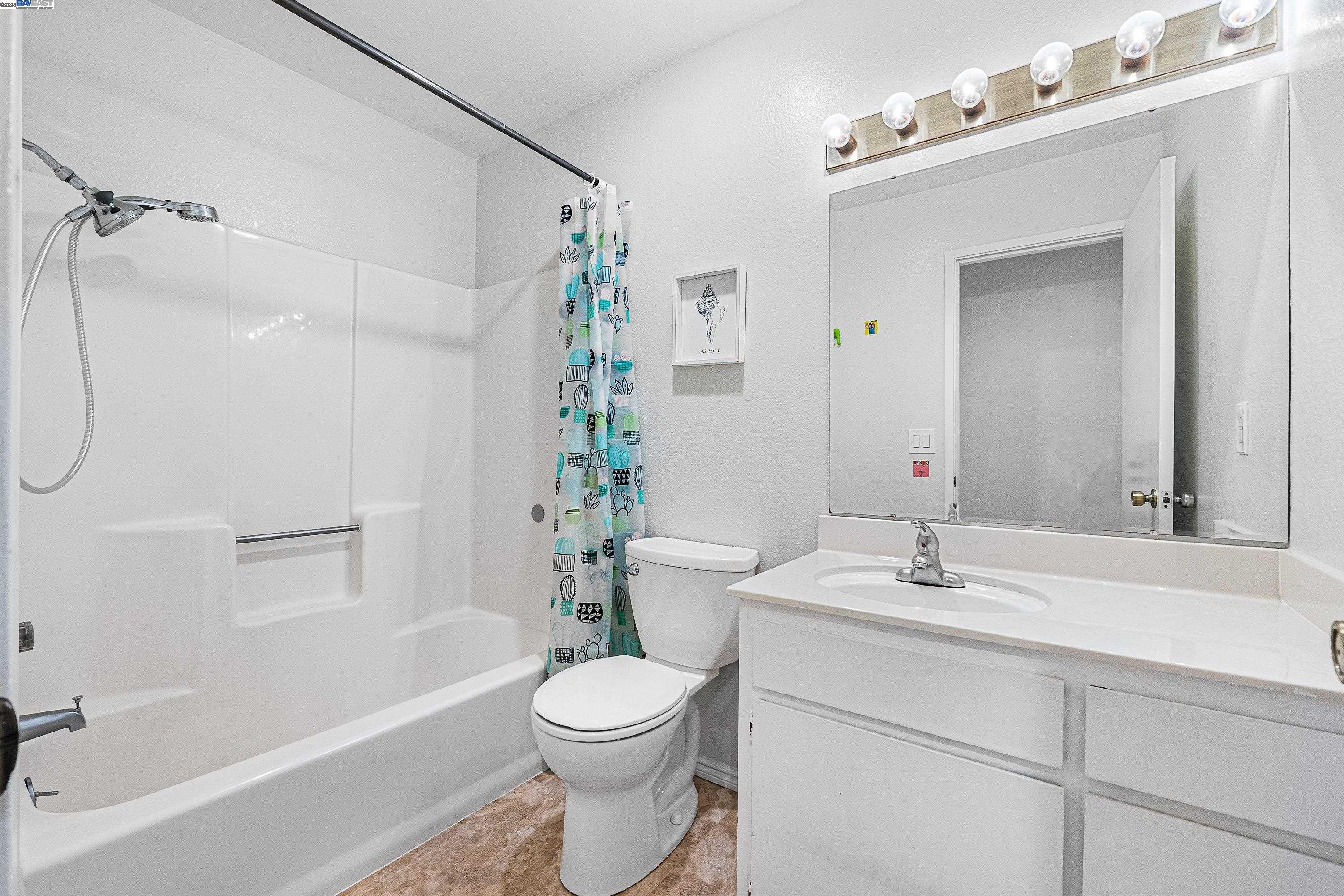 Detail Gallery Image 16 of 23 For 25073 Copa Del Oro Dr #201,  Hayward,  CA 94545 - 2 Beds | 2 Baths