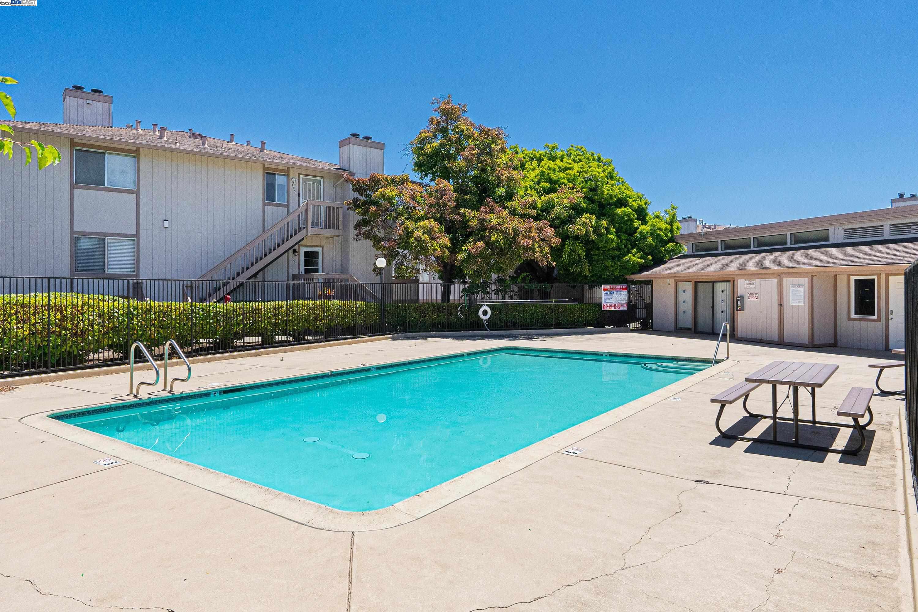 Detail Gallery Image 21 of 23 For 25073 Copa Del Oro Dr #201,  Hayward,  CA 94545 - 2 Beds | 2 Baths