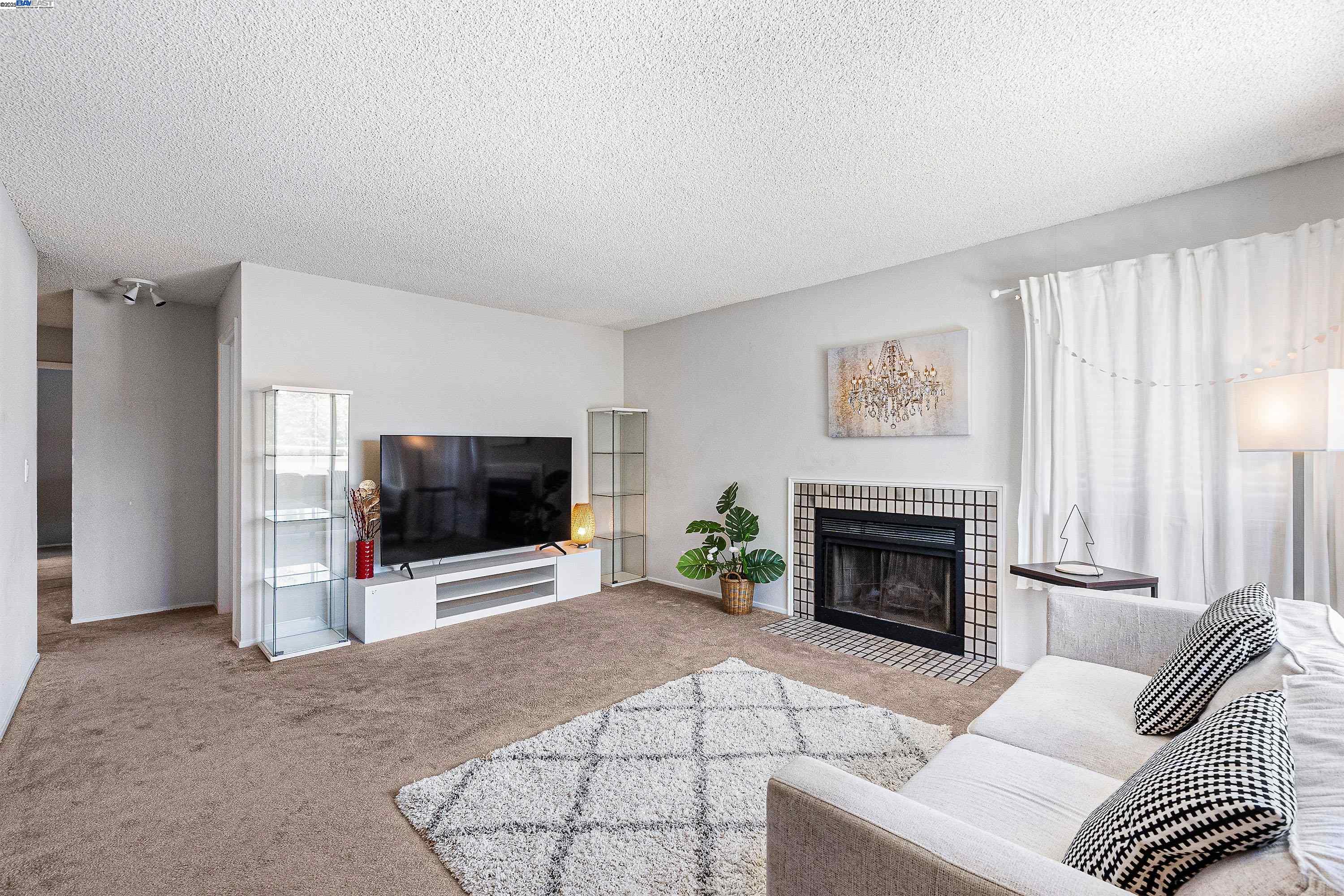 Detail Gallery Image 4 of 23 For 25073 Copa Del Oro Dr #201,  Hayward,  CA 94545 - 2 Beds | 2 Baths