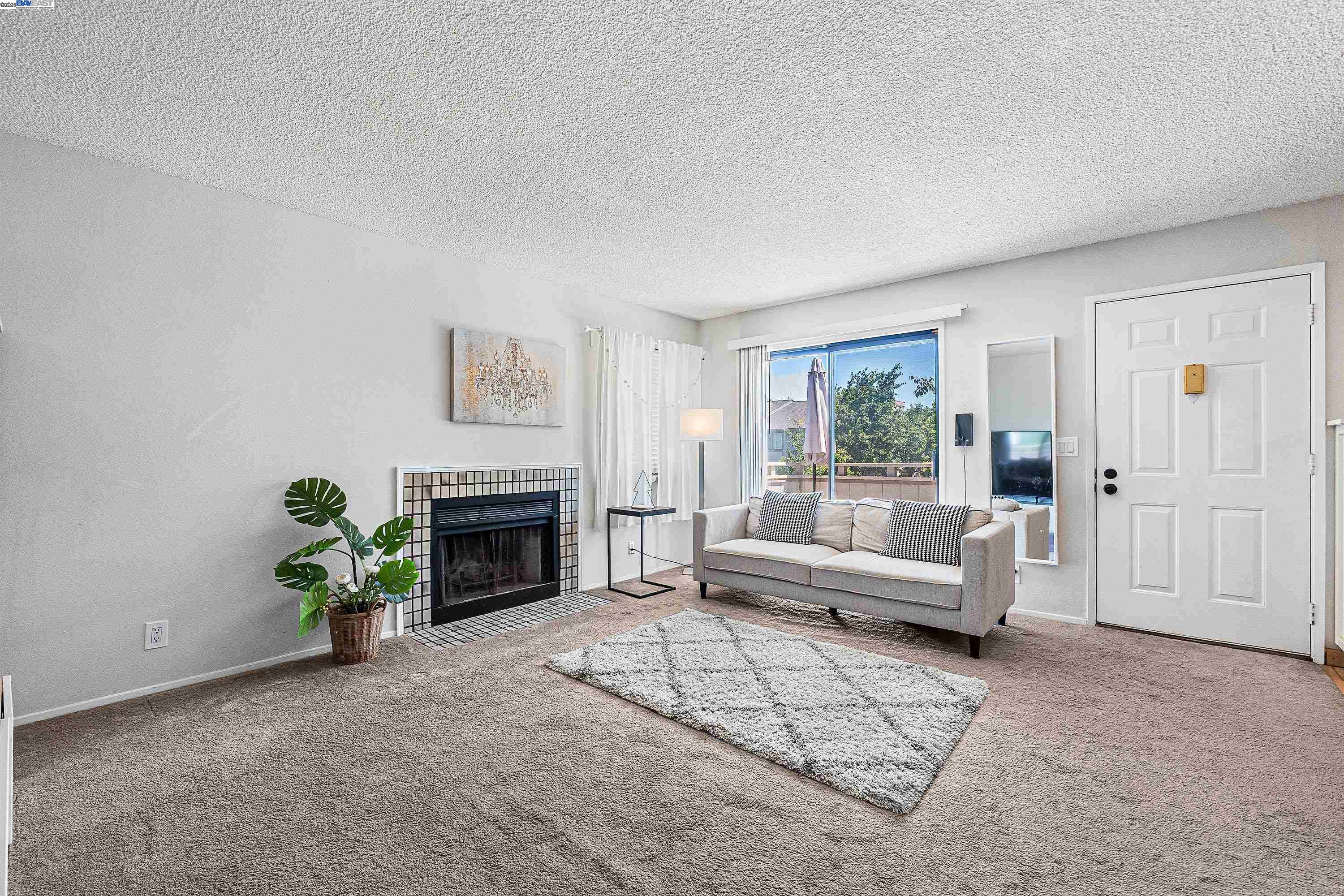 Detail Gallery Image 6 of 23 For 25073 Copa Del Oro Dr #201,  Hayward,  CA 94545 - 2 Beds | 2 Baths