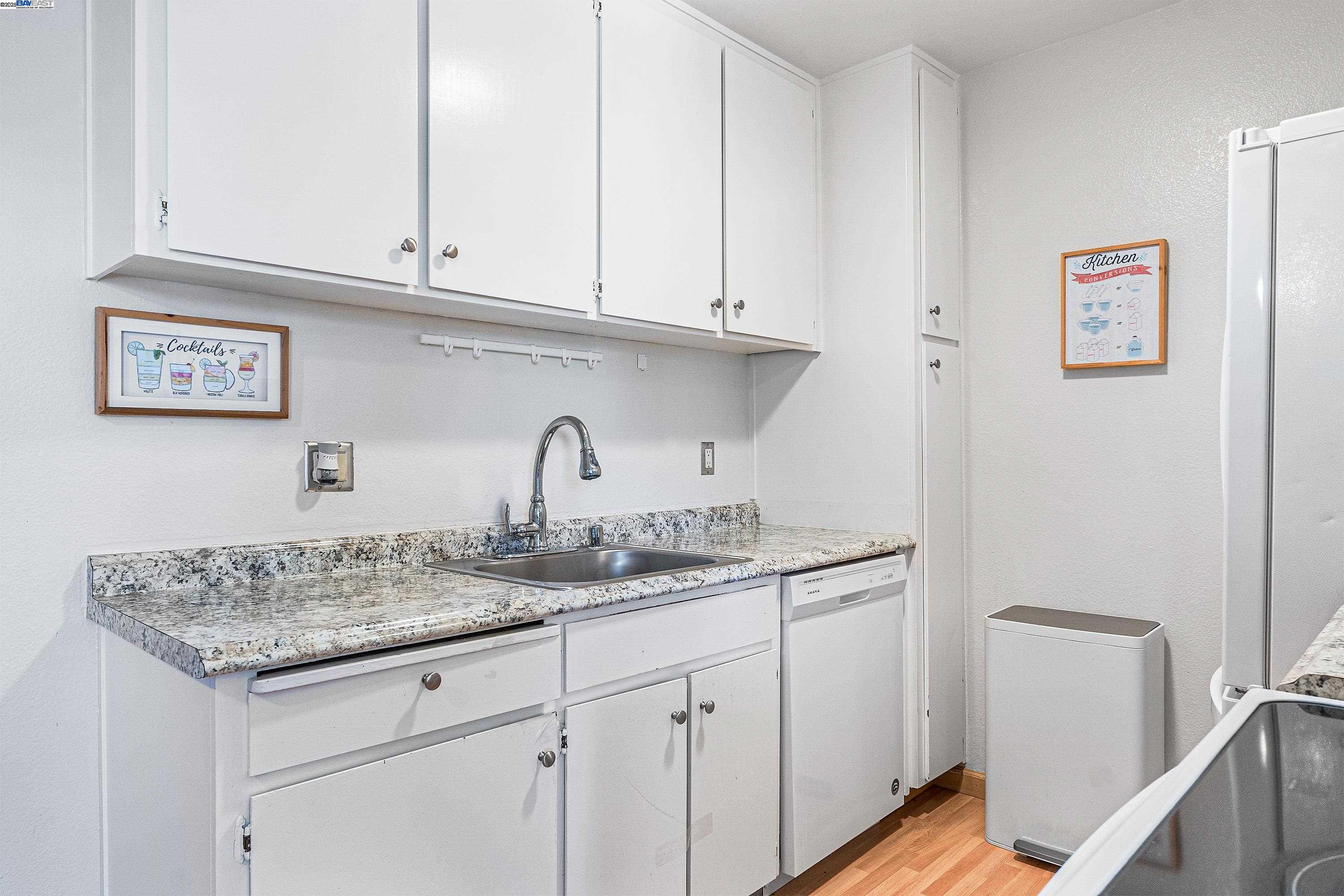 Detail Gallery Image 8 of 23 For 25073 Copa Del Oro Dr #201,  Hayward,  CA 94545 - 2 Beds | 2 Baths
