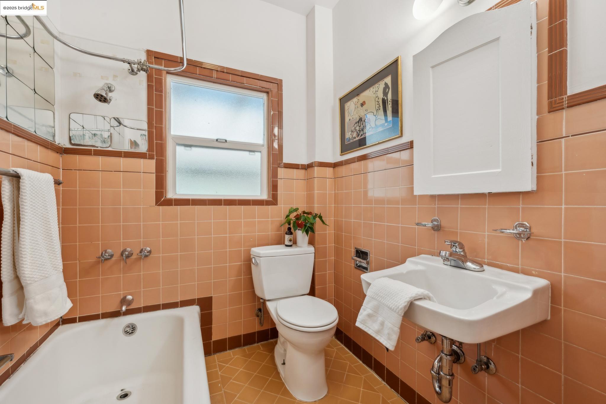 Detail Gallery Image 20 of 60 For 988-986 44th St, Oakland,  CA 94608 - – Beds | – Baths