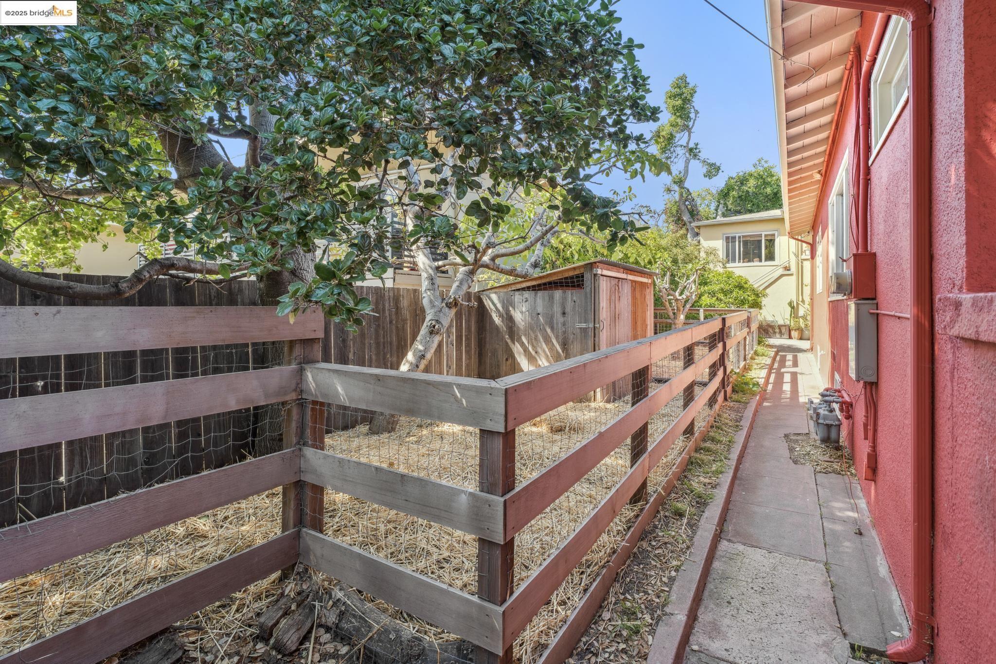Detail Gallery Image 21 of 60 For 988-986 44th St, Oakland,  CA 94608 - – Beds | – Baths