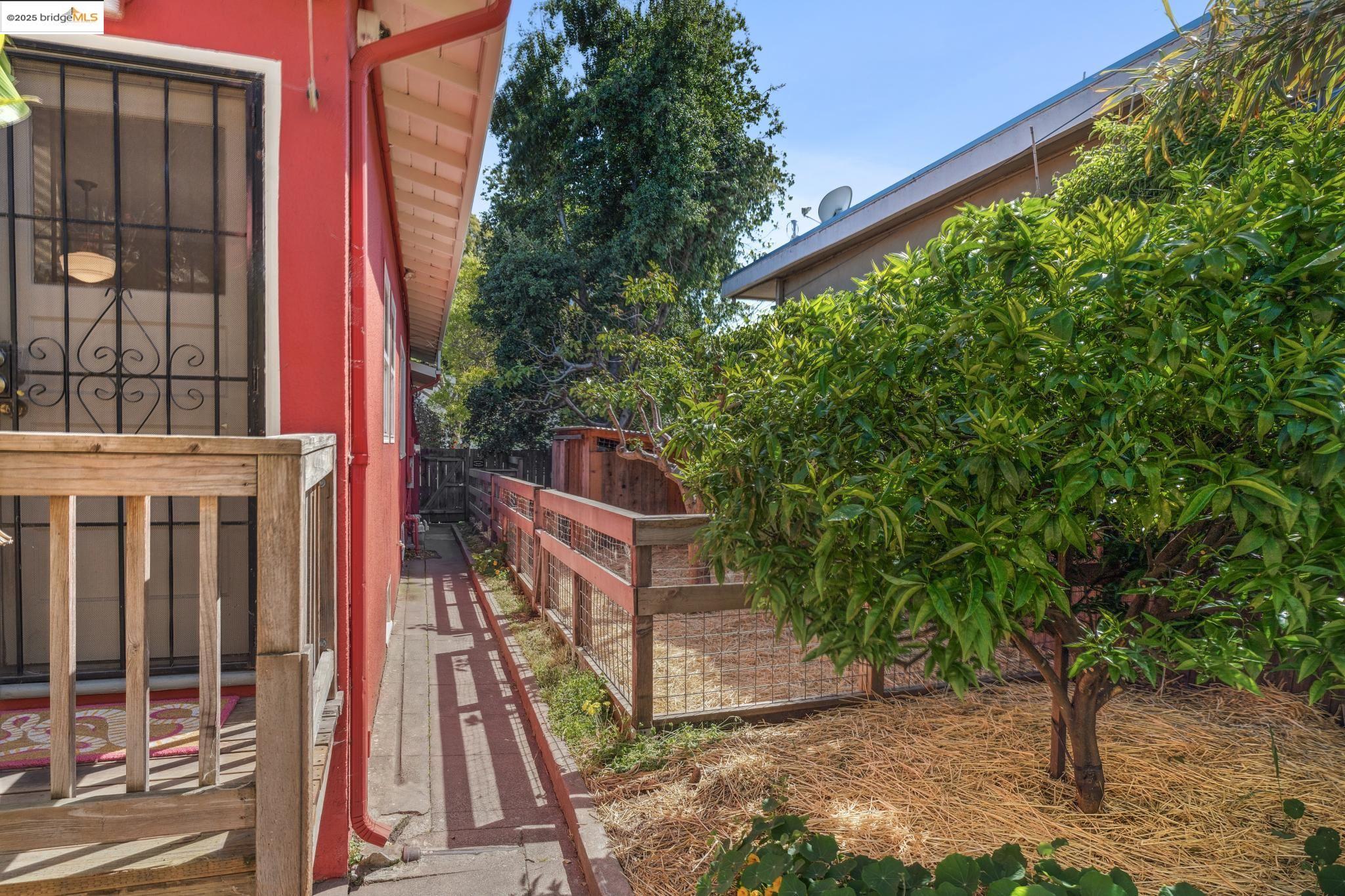 Detail Gallery Image 22 of 60 For 988-986 44th St, Oakland,  CA 94608 - – Beds | – Baths