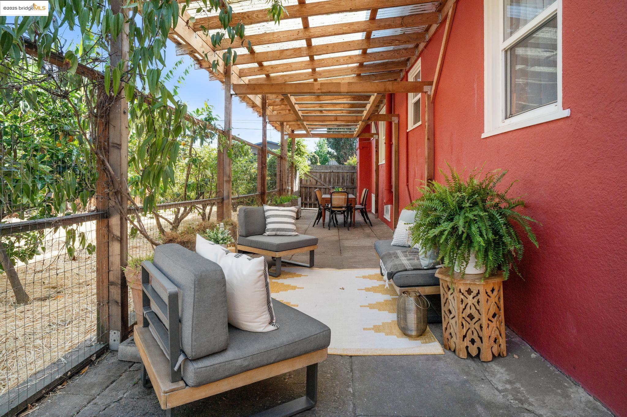 Detail Gallery Image 24 of 60 For 988-986 44th St, Oakland,  CA 94608 - – Beds | – Baths