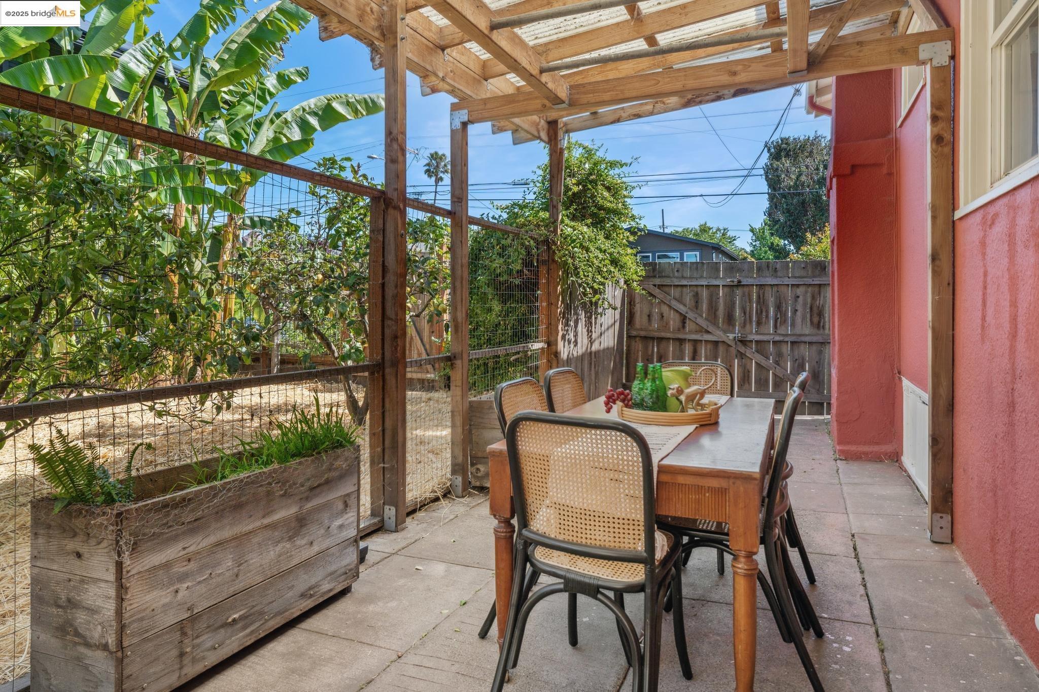 Detail Gallery Image 25 of 60 For 988-986 44th St, Oakland,  CA 94608 - – Beds | – Baths