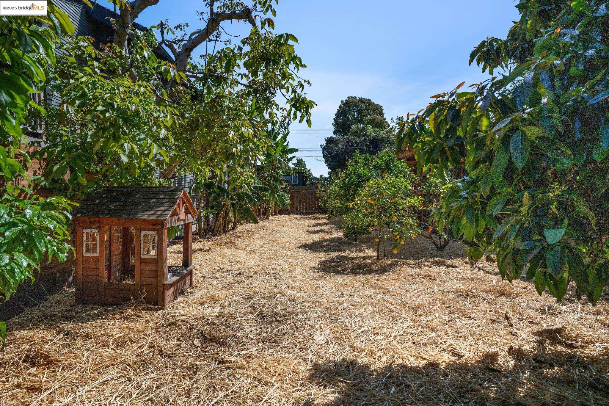 Detail Gallery Image 29 of 60 For 988-986 44th St, Oakland,  CA 94608 - – Beds | – Baths