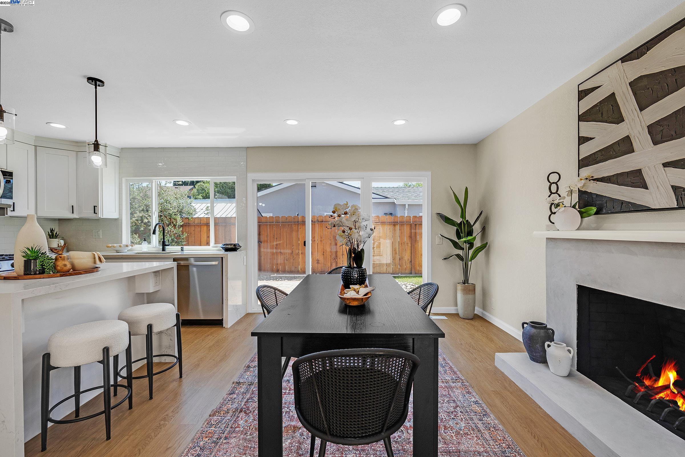 Detail Gallery Image 12 of 42 For 693 Mayten Dr, Livermore,  CA 94551 - 4 Beds | 2 Baths