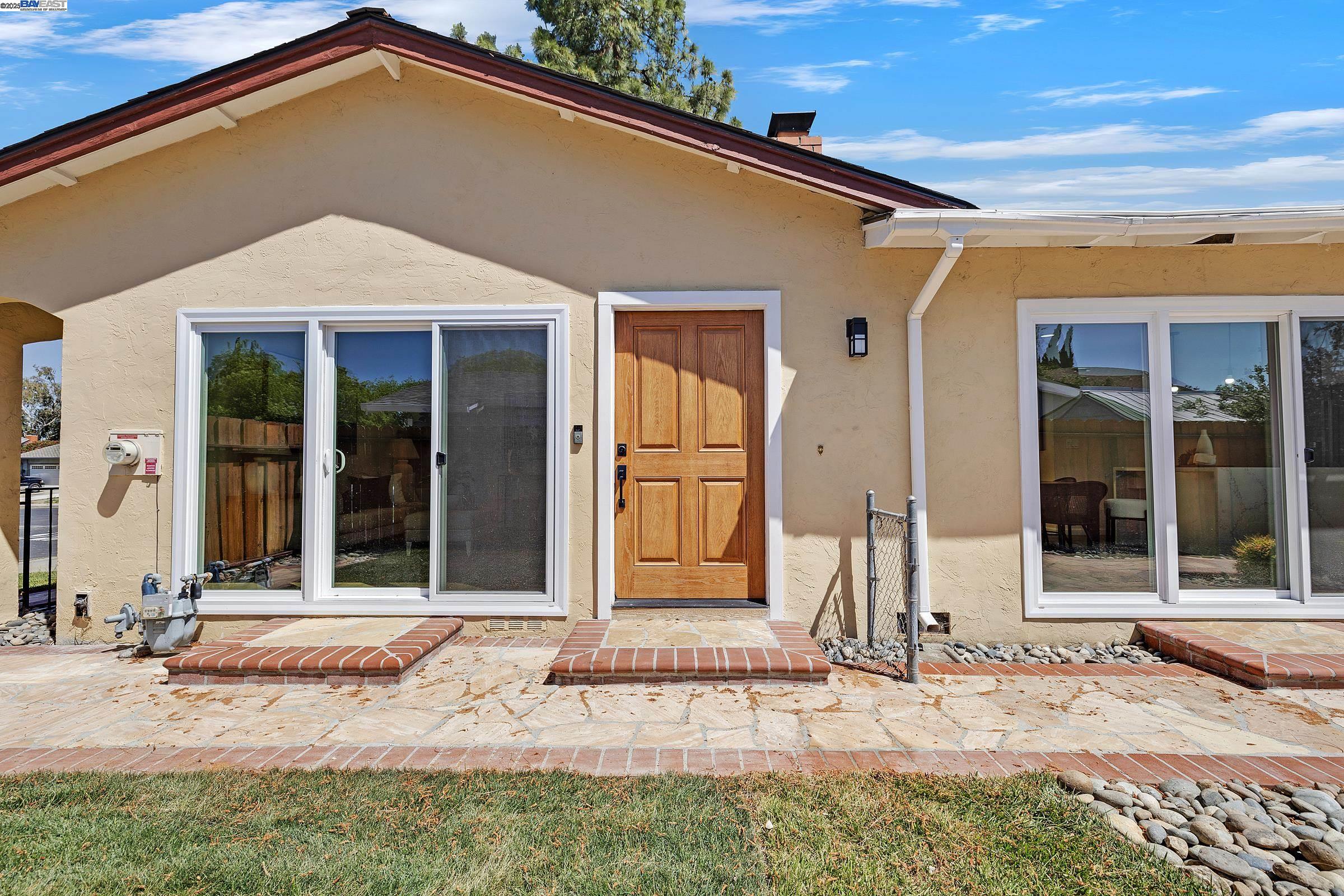 Detail Gallery Image 4 of 42 For 693 Mayten Dr, Livermore,  CA 94551 - 4 Beds | 2 Baths