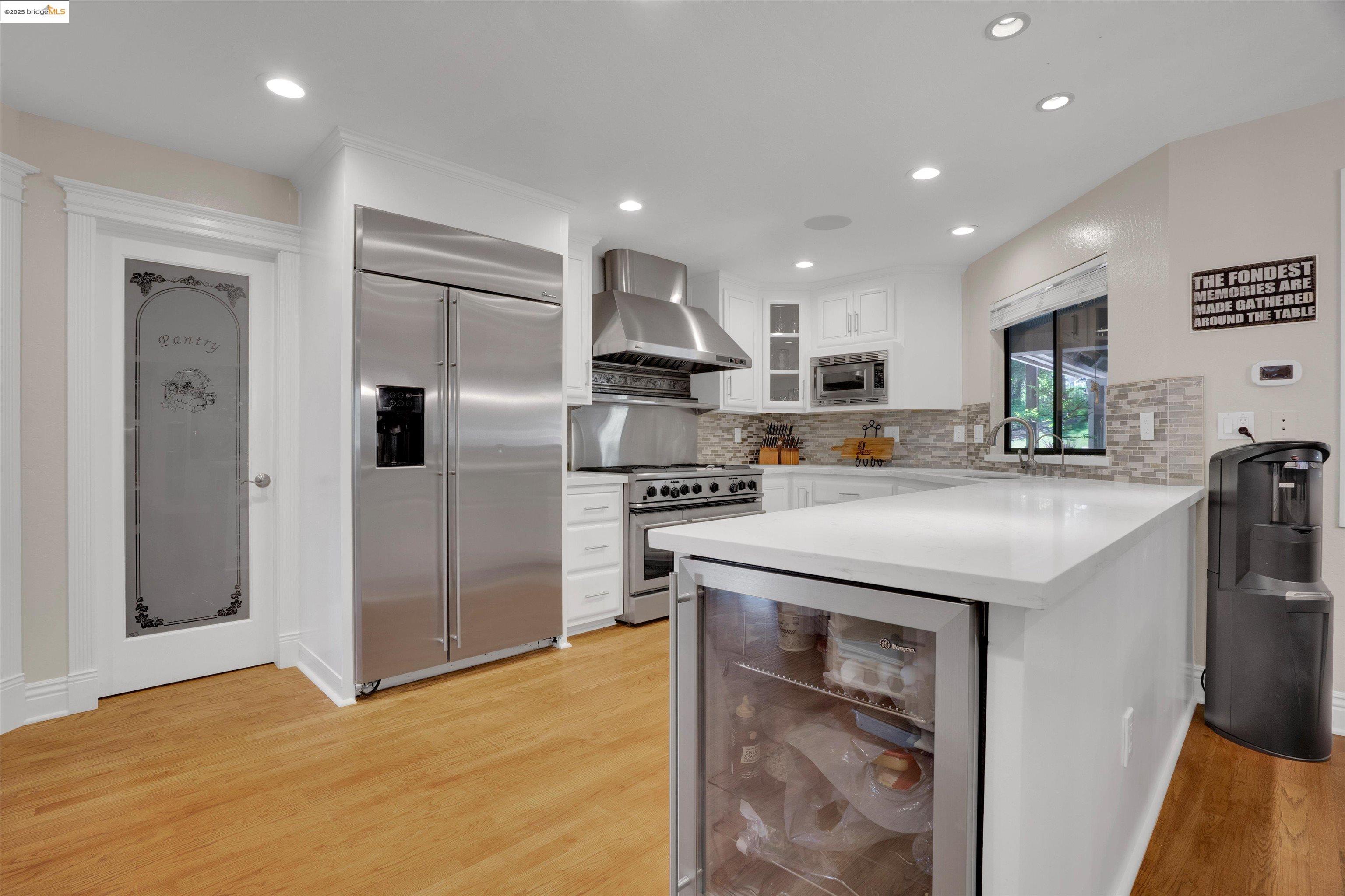Detail Gallery Image 12 of 60 For 25 Madeira Ct, Oakley,  CA 94561 - 4 Beds | 4 Baths