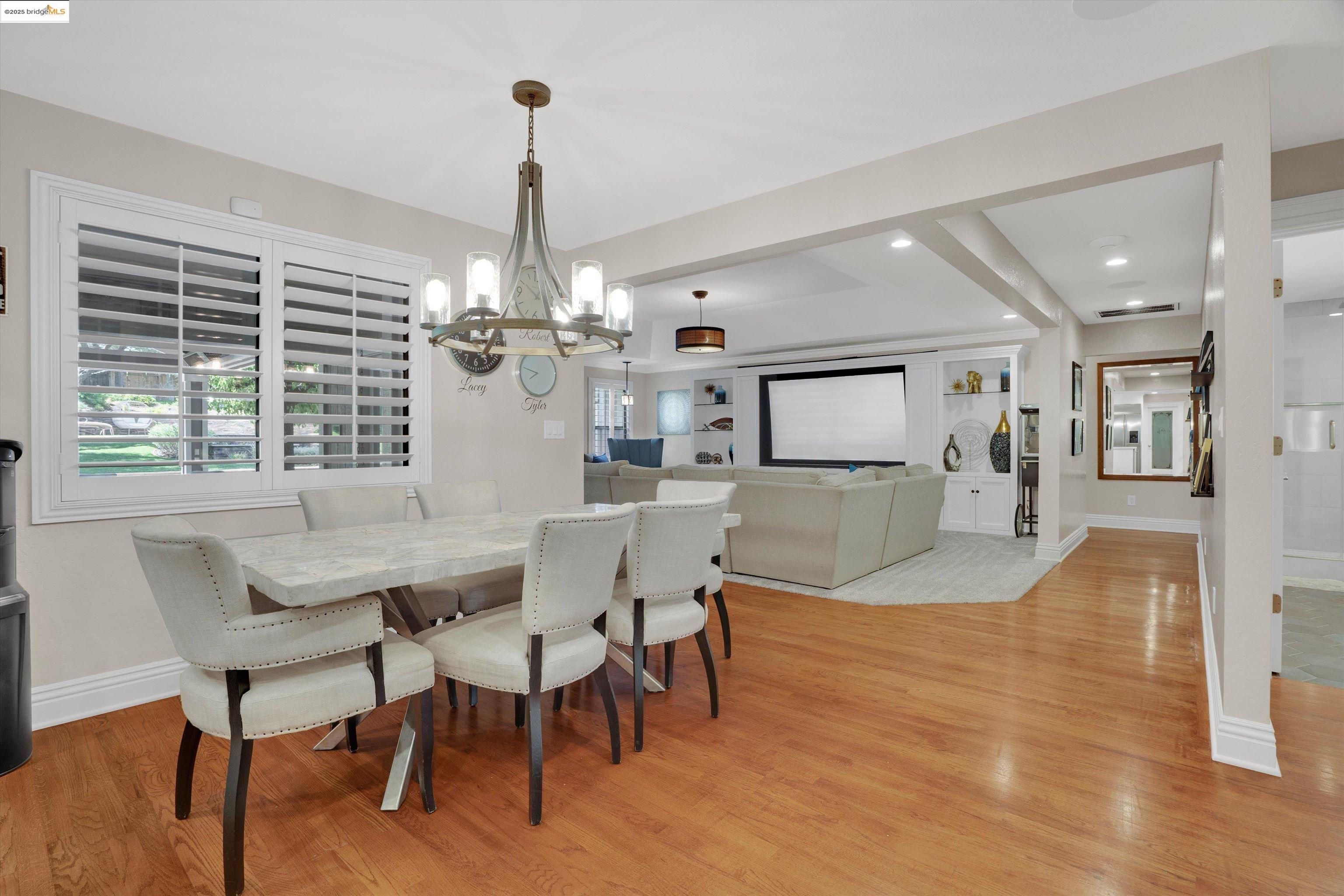 Detail Gallery Image 14 of 60 For 25 Madeira Ct, Oakley,  CA 94561 - 4 Beds | 4 Baths