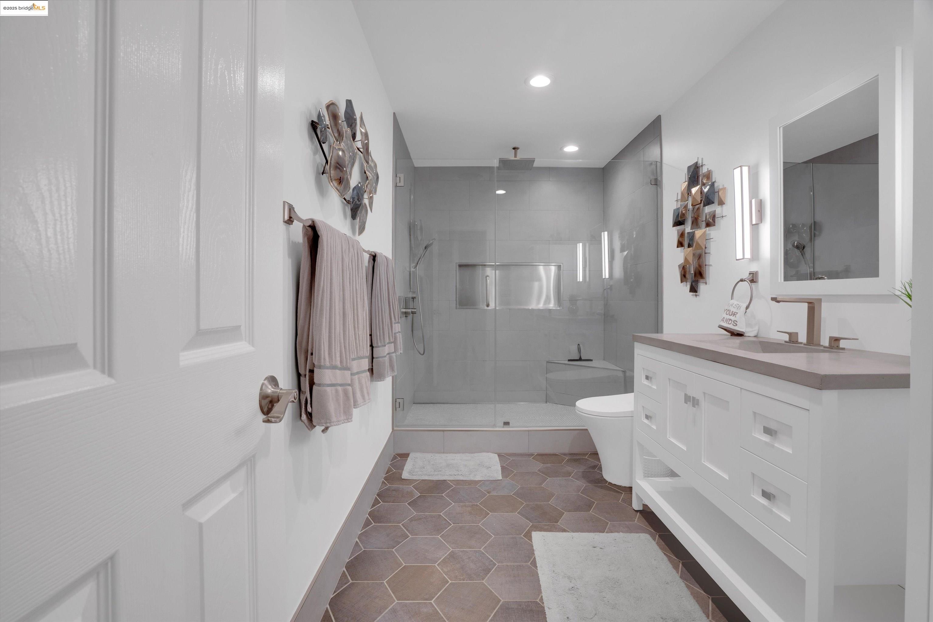Detail Gallery Image 23 of 60 For 25 Madeira Ct, Oakley,  CA 94561 - 4 Beds | 4 Baths