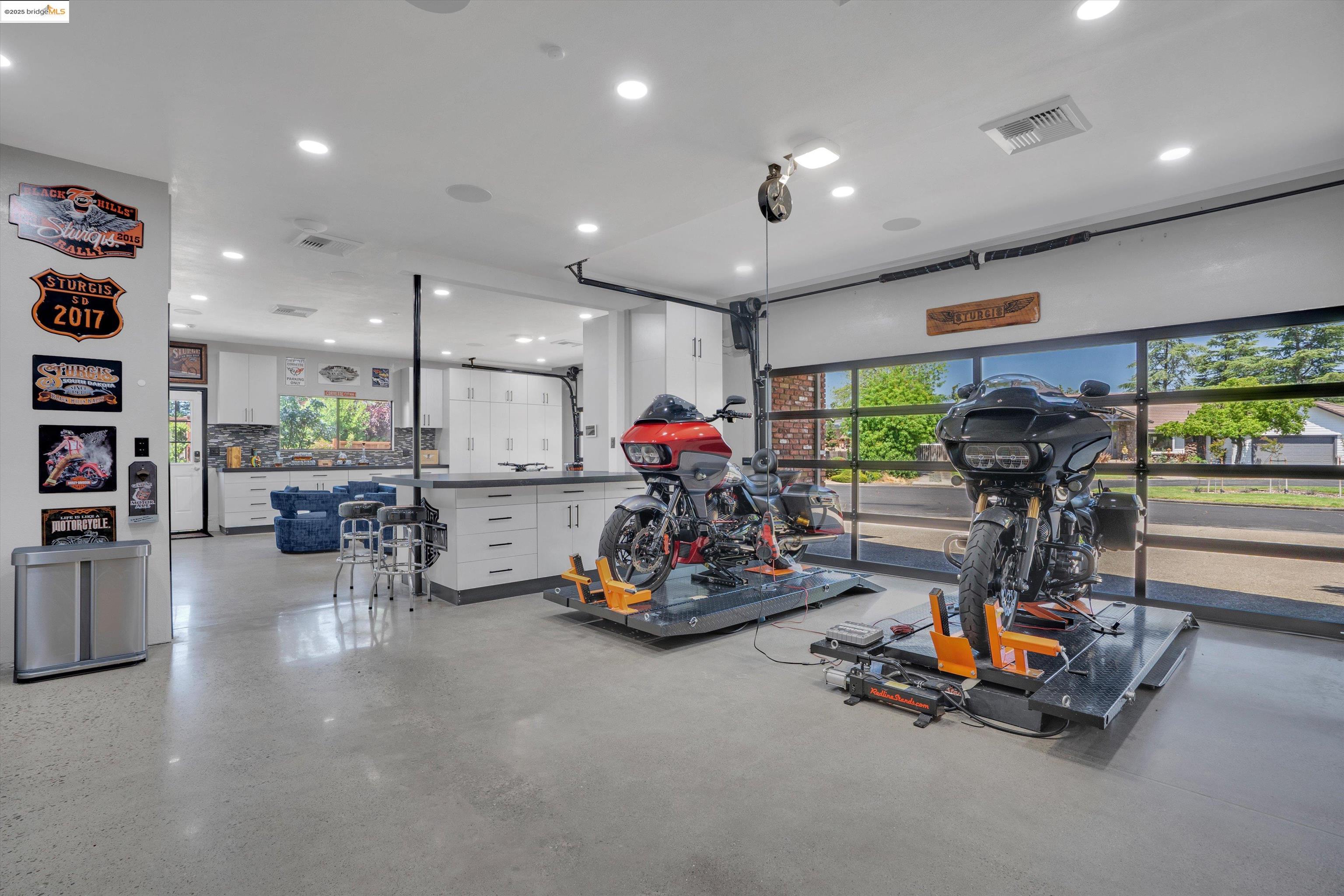 Detail Gallery Image 27 of 60 For 25 Madeira Ct, Oakley,  CA 94561 - 4 Beds | 4 Baths