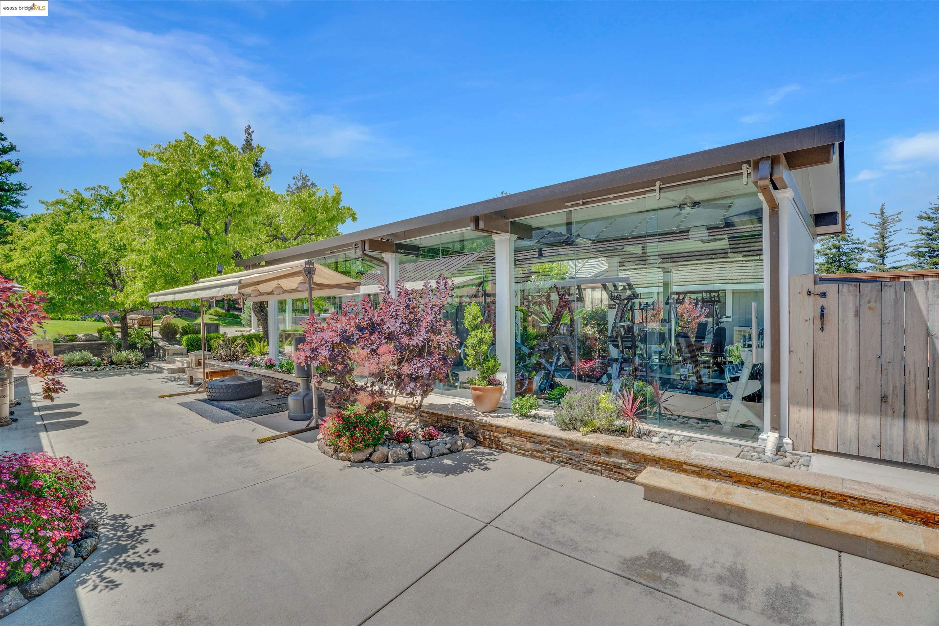 Detail Gallery Image 28 of 60 For 25 Madeira Ct, Oakley,  CA 94561 - 4 Beds | 4 Baths