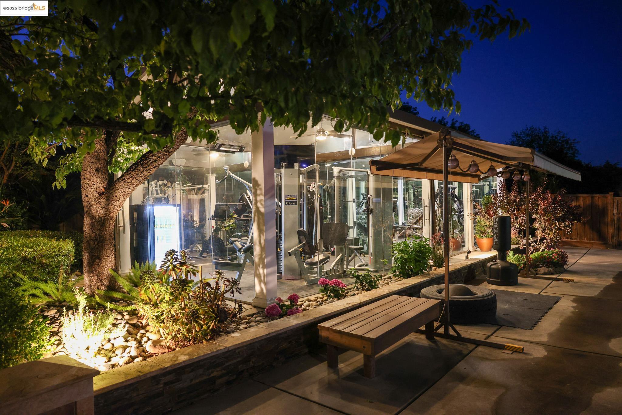 Detail Gallery Image 31 of 60 For 25 Madeira Ct, Oakley,  CA 94561 - 4 Beds | 4 Baths