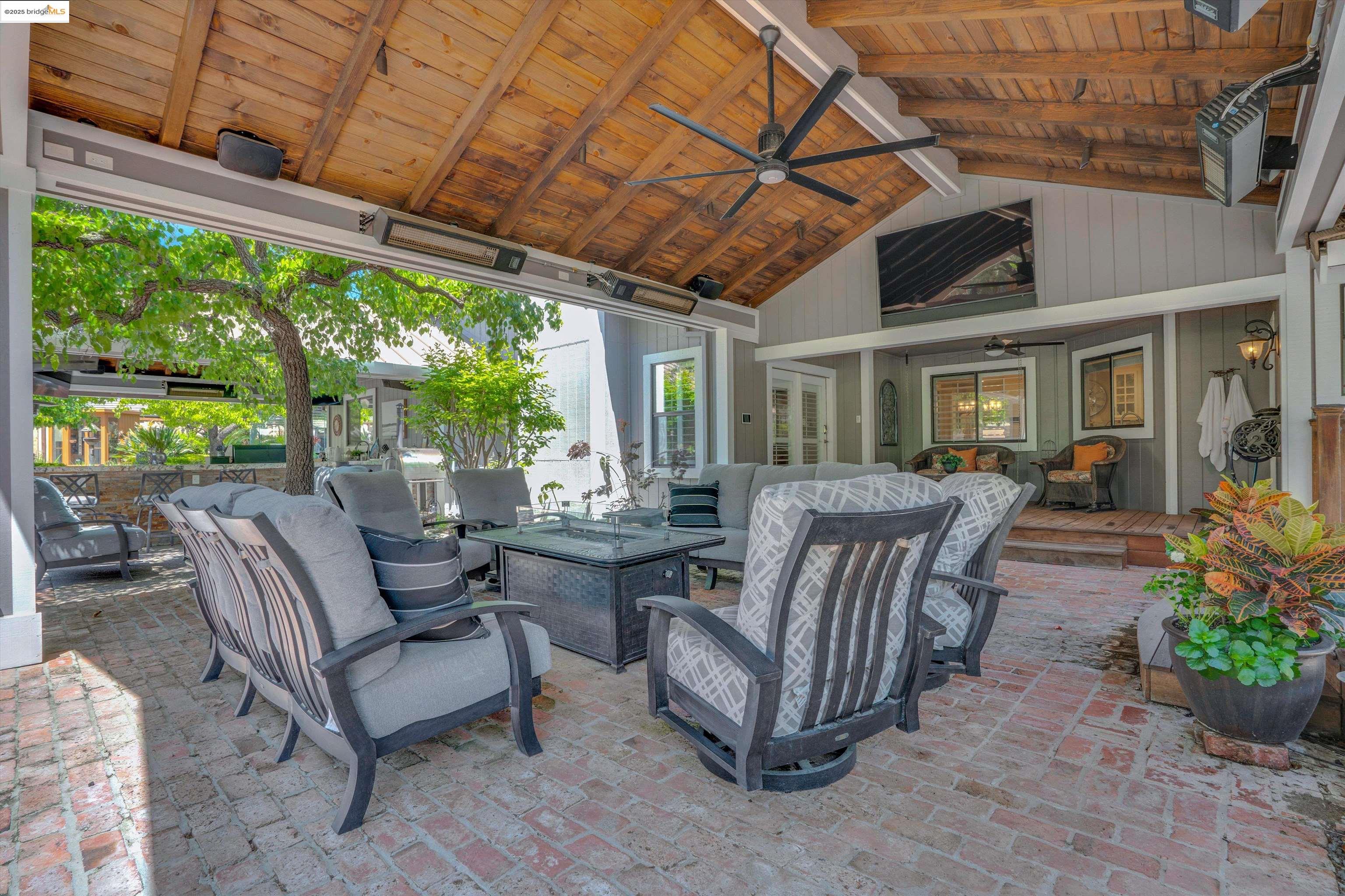 Detail Gallery Image 32 of 60 For 25 Madeira Ct, Oakley,  CA 94561 - 4 Beds | 4 Baths