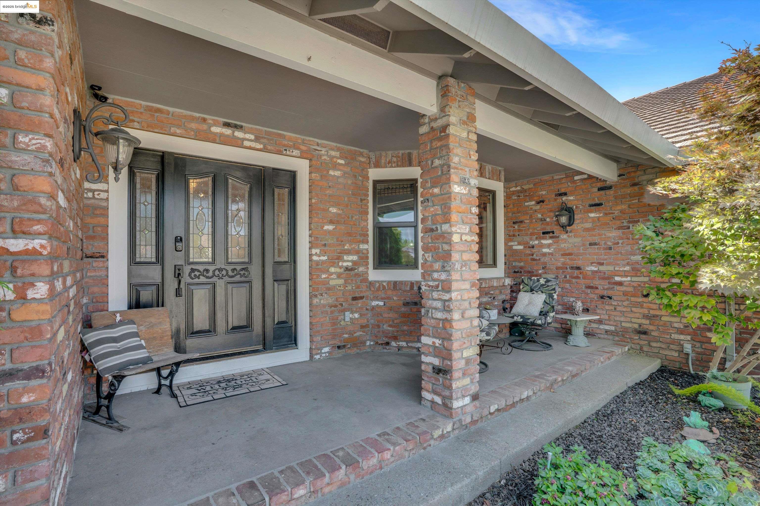 Detail Gallery Image 6 of 60 For 25 Madeira Ct, Oakley,  CA 94561 - 4 Beds | 4 Baths