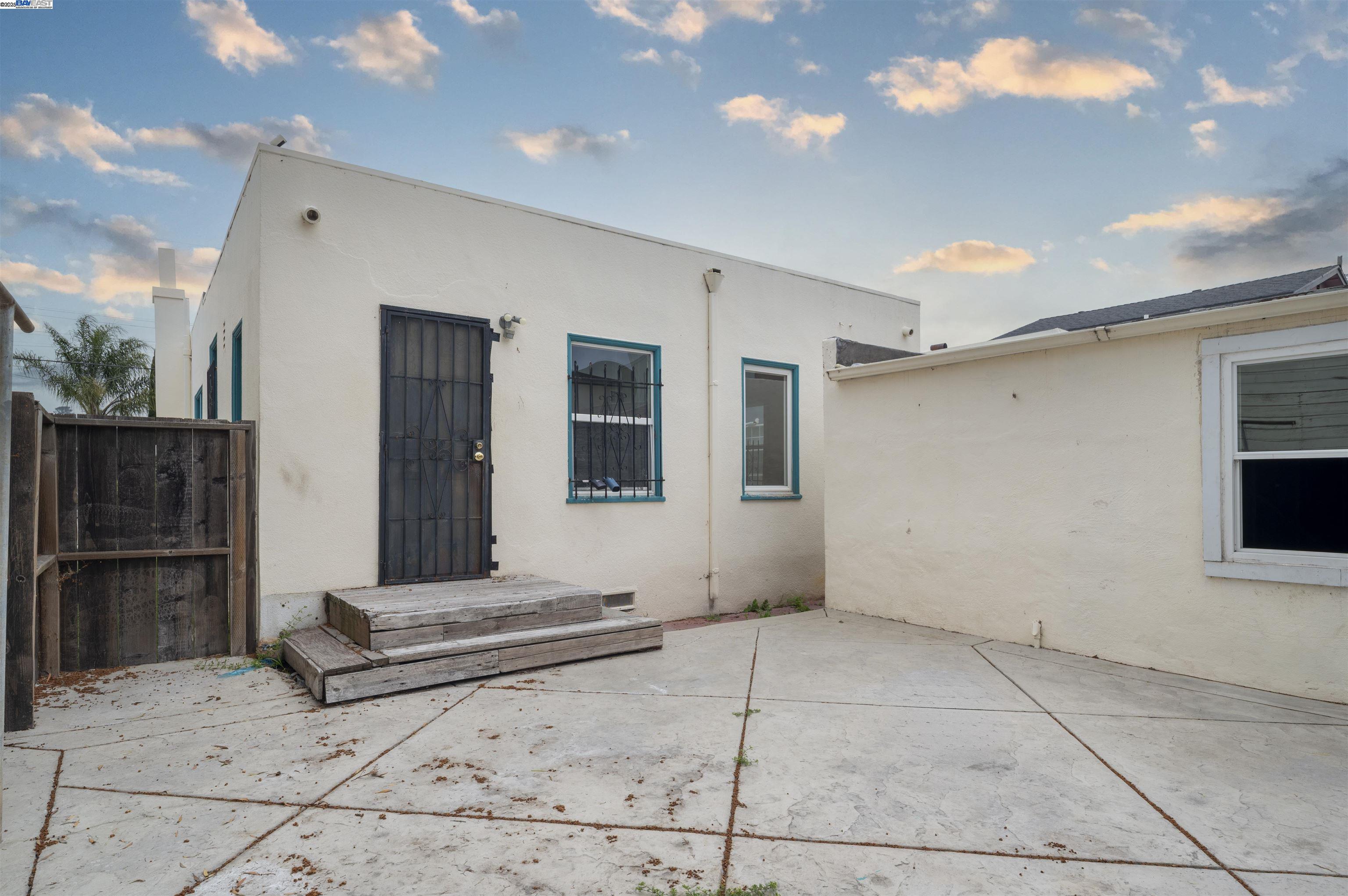 1674 79Th Ave, Oakland, California 94621, 2 Bedrooms Bedrooms, 5 Rooms Rooms,1 BathroomBathrooms,Residential,For Sale,1674 79Th Ave,41096435