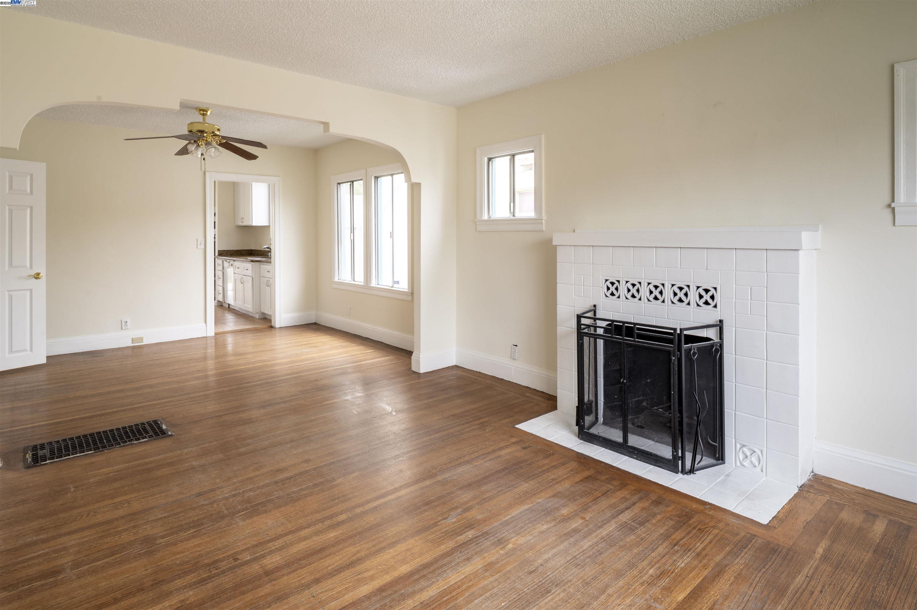 1674 79Th Ave, Oakland, California 94621, 2 Bedrooms Bedrooms, 5 Rooms Rooms,1 BathroomBathrooms,Residential,For Sale,1674 79Th Ave,41096435
