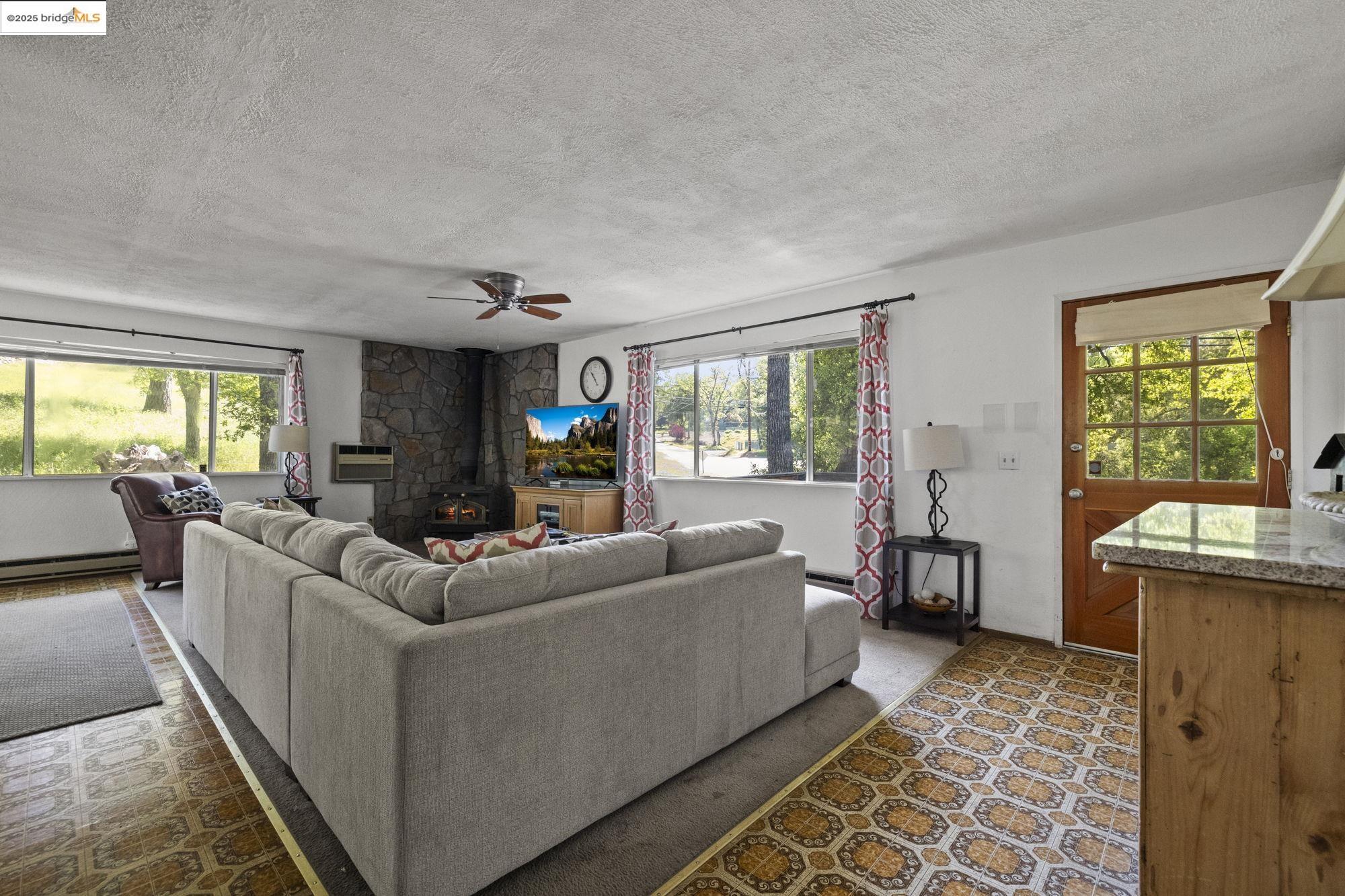 Detail Gallery Image 11 of 29 For 20362 Pine Mountain Dr, Groveland,  CA 95321 - 2 Beds | 1 Baths