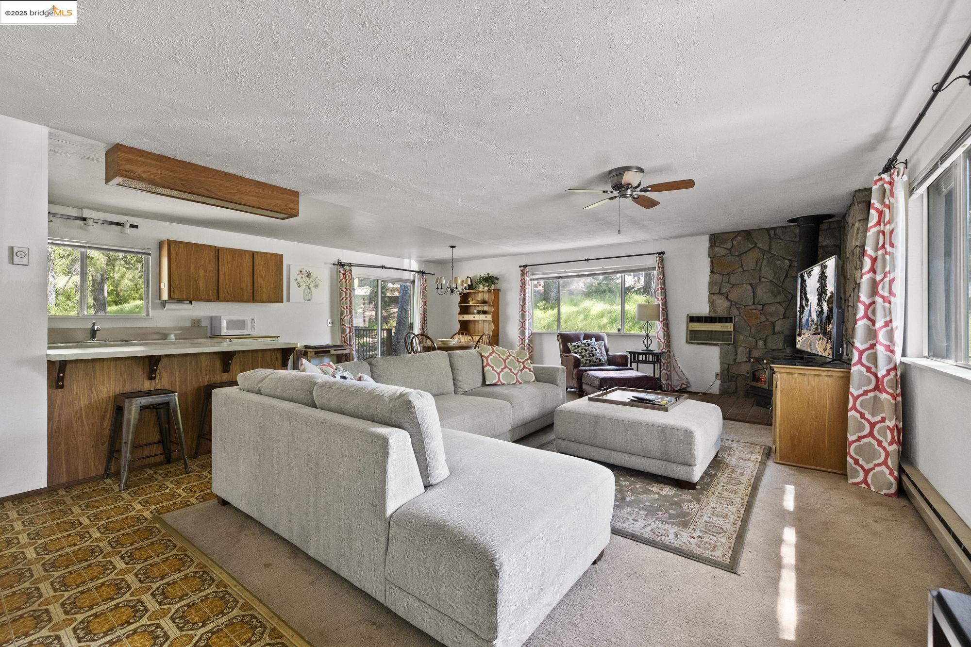 Detail Gallery Image 12 of 29 For 20362 Pine Mountain Dr, Groveland,  CA 95321 - 2 Beds | 1 Baths