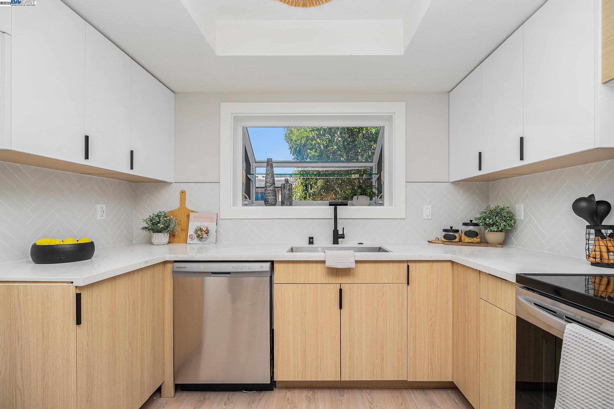 Detail Gallery Image 17 of 36 For 2824 Countrywood Drive, Antioch,  CA 94509 - 3 Beds | 2/1 Baths
