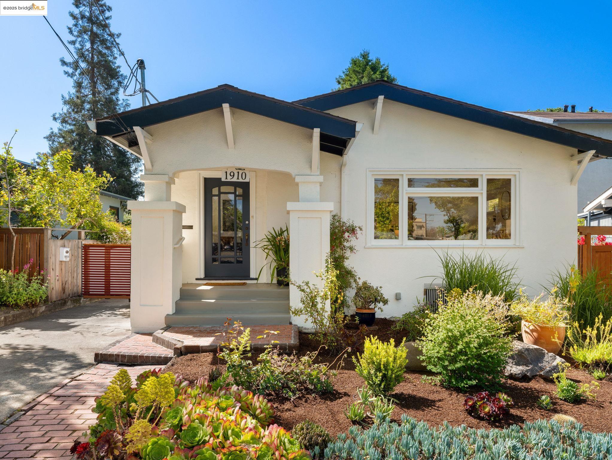 Detail Gallery Image 1 of 43 For 1910 Blake St, Berkeley,  CA 94704 - 3 Beds | 2 Baths