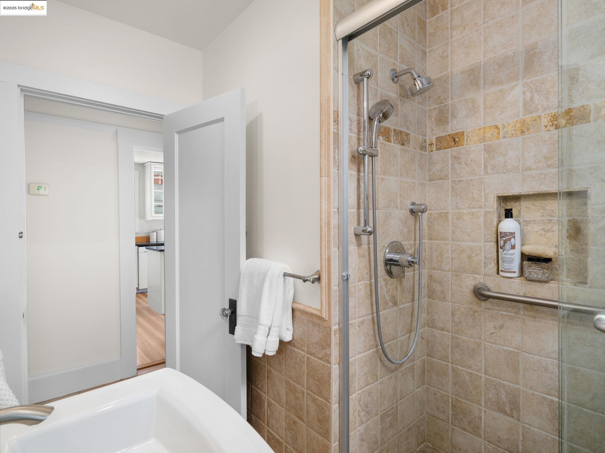 Detail Gallery Image 17 of 43 For 1910 Blake St, Berkeley,  CA 94704 - 3 Beds | 2 Baths