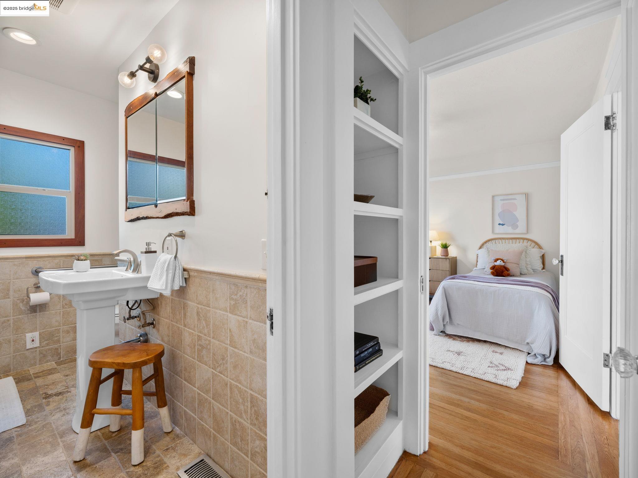 Detail Gallery Image 18 of 43 For 1910 Blake St, Berkeley,  CA 94704 - 3 Beds | 2 Baths
