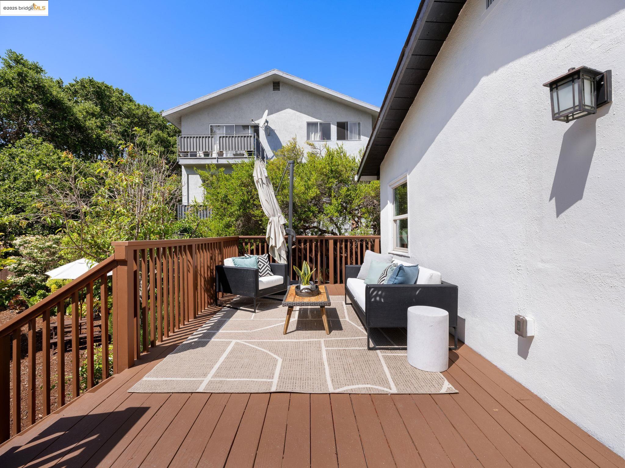 Detail Gallery Image 22 of 43 For 1910 Blake St, Berkeley,  CA 94704 - 3 Beds | 2 Baths