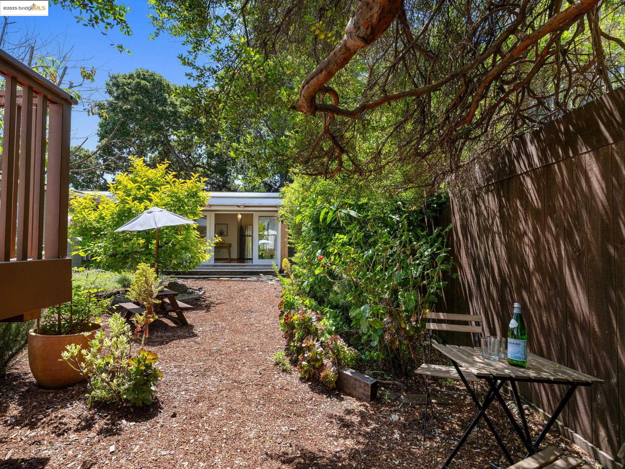 Detail Gallery Image 31 of 43 For 1910 Blake St, Berkeley,  CA 94704 - 3 Beds | 2 Baths