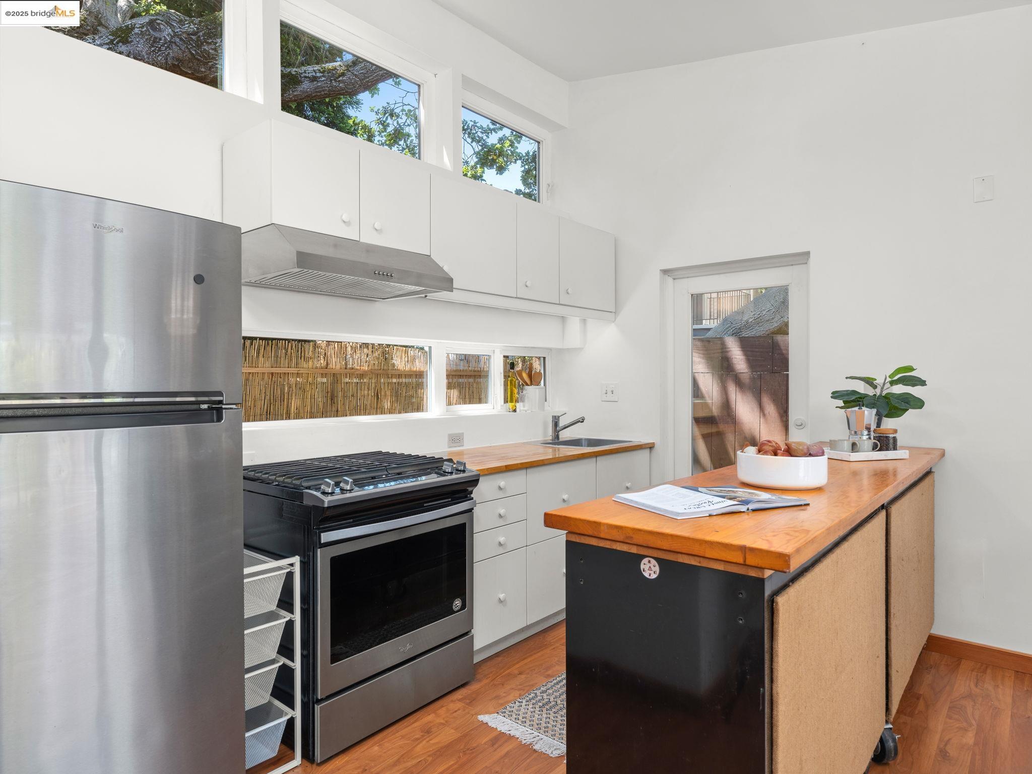Detail Gallery Image 38 of 43 For 1910 Blake St, Berkeley,  CA 94704 - 3 Beds | 2 Baths
