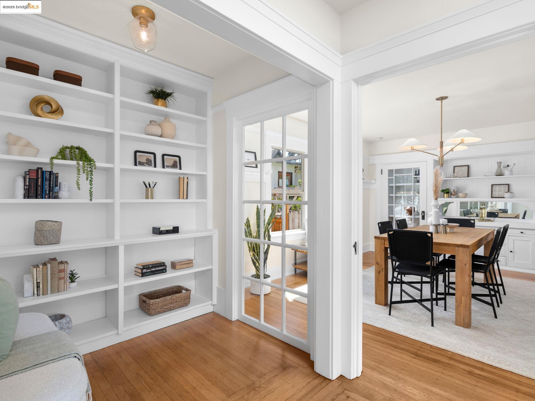 Detail Gallery Image 9 of 43 For 1910 Blake St, Berkeley,  CA 94704 - 3 Beds | 2 Baths