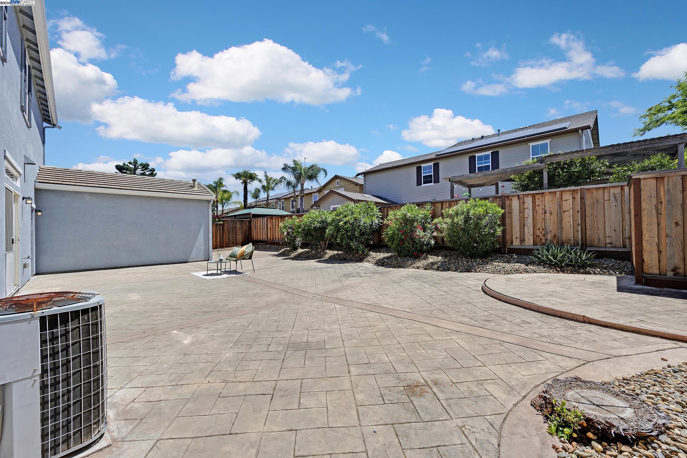 Detail Gallery Image 21 of 43 For 1304 Pyrenees St, Tracy,  CA 95304 - 5 Beds | 3 Baths
