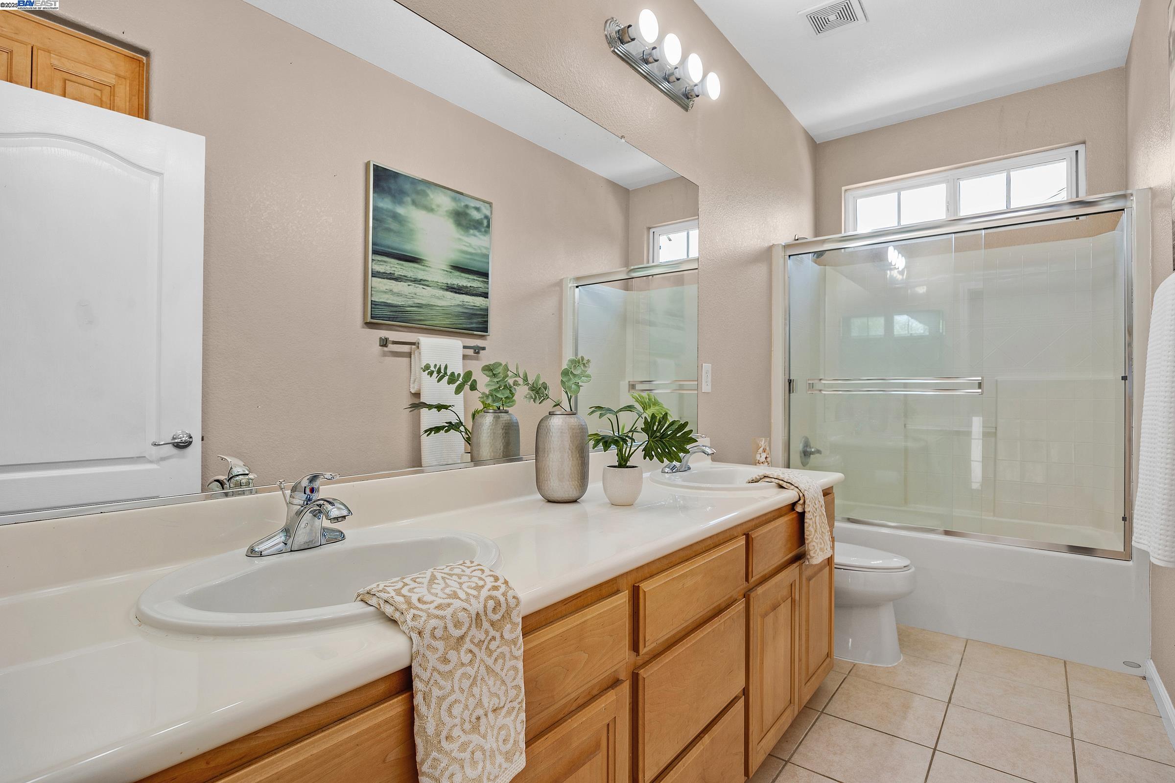 Detail Gallery Image 25 of 43 For 1304 Pyrenees St, Tracy,  CA 95304 - 5 Beds | 3 Baths