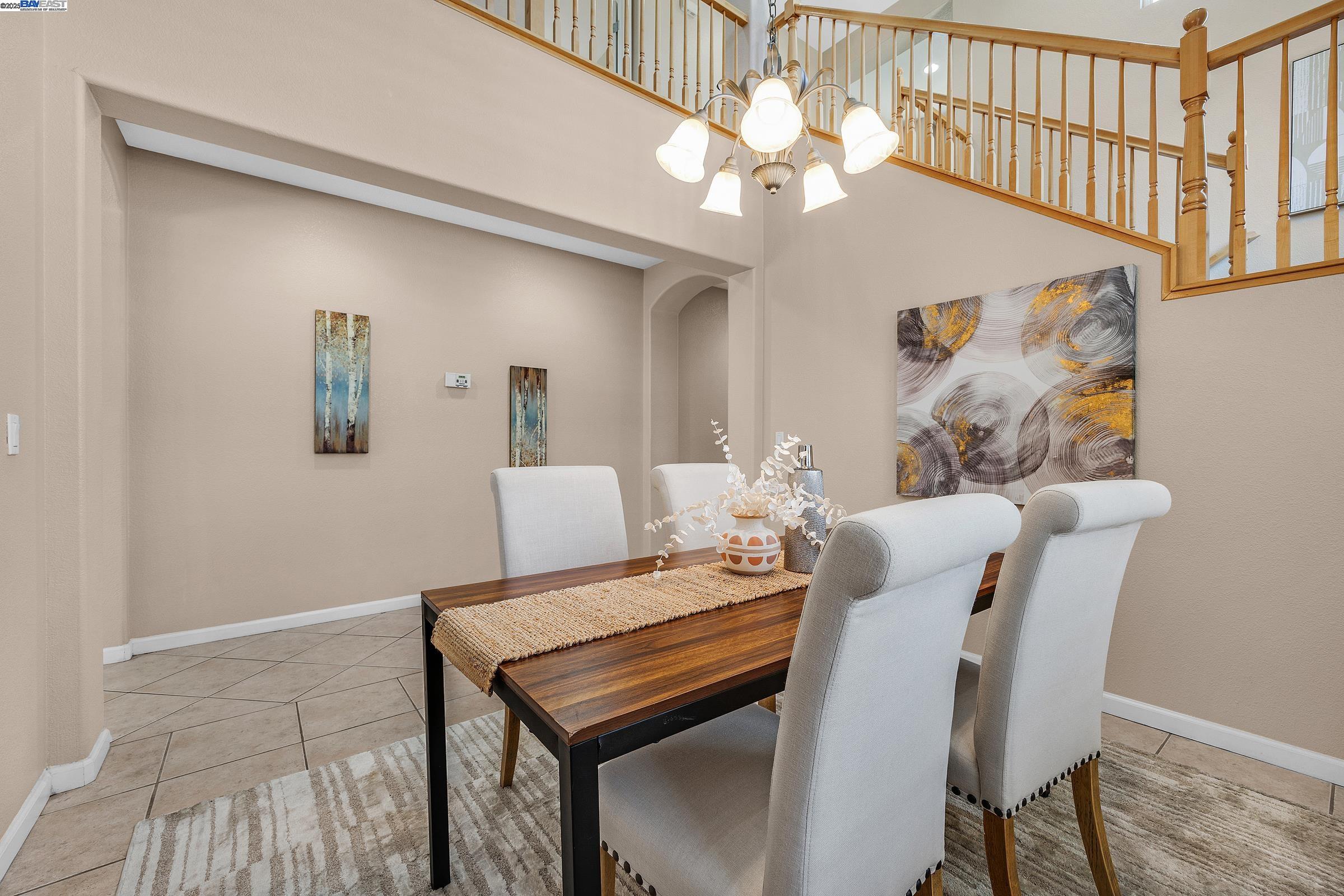 Detail Gallery Image 9 of 43 For 1304 Pyrenees St, Tracy,  CA 95304 - 5 Beds | 3 Baths