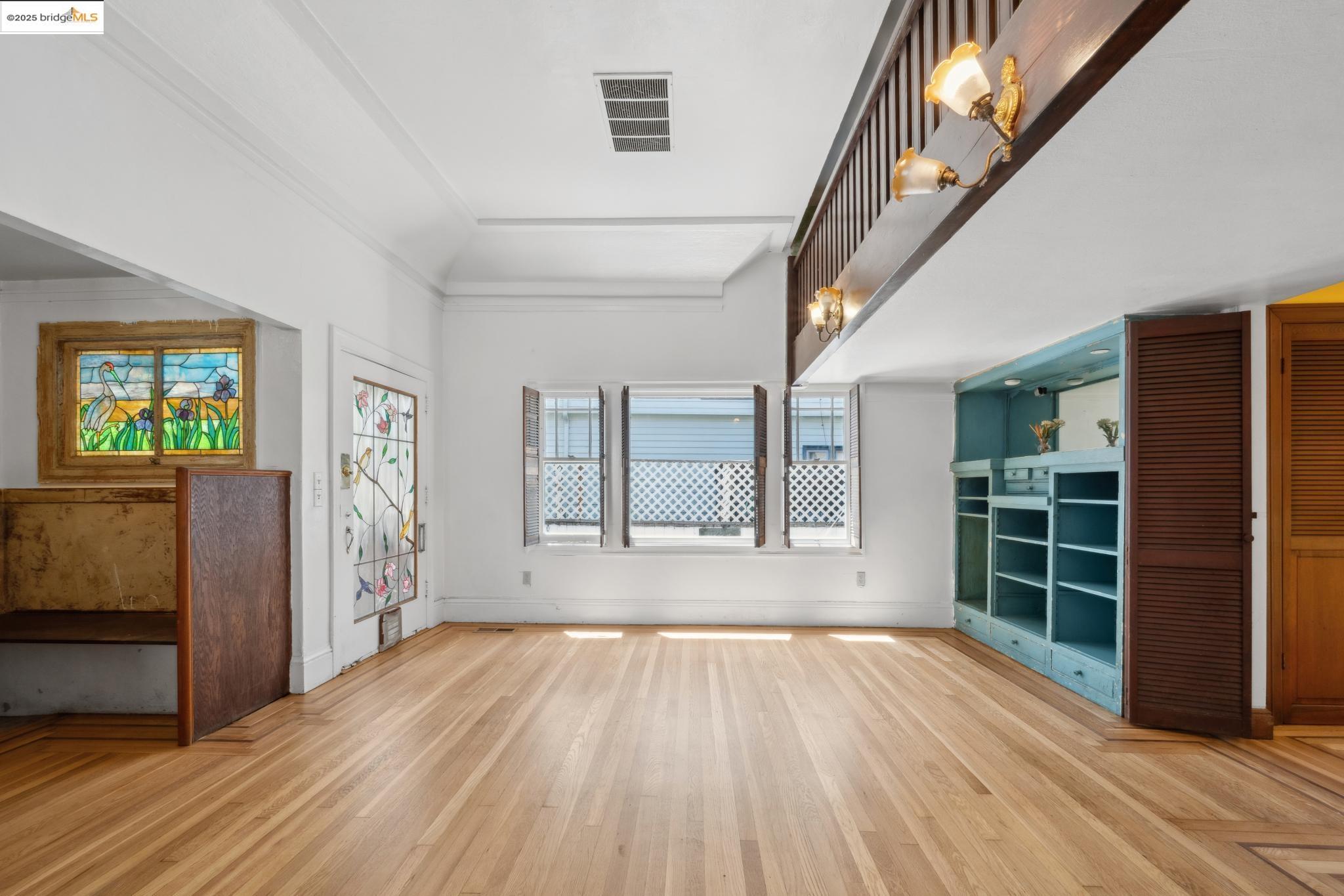 Detail Gallery Image 12 of 47 For 2119 Derby St, Berkeley,  CA 94705 - 2 Beds | 1 Baths