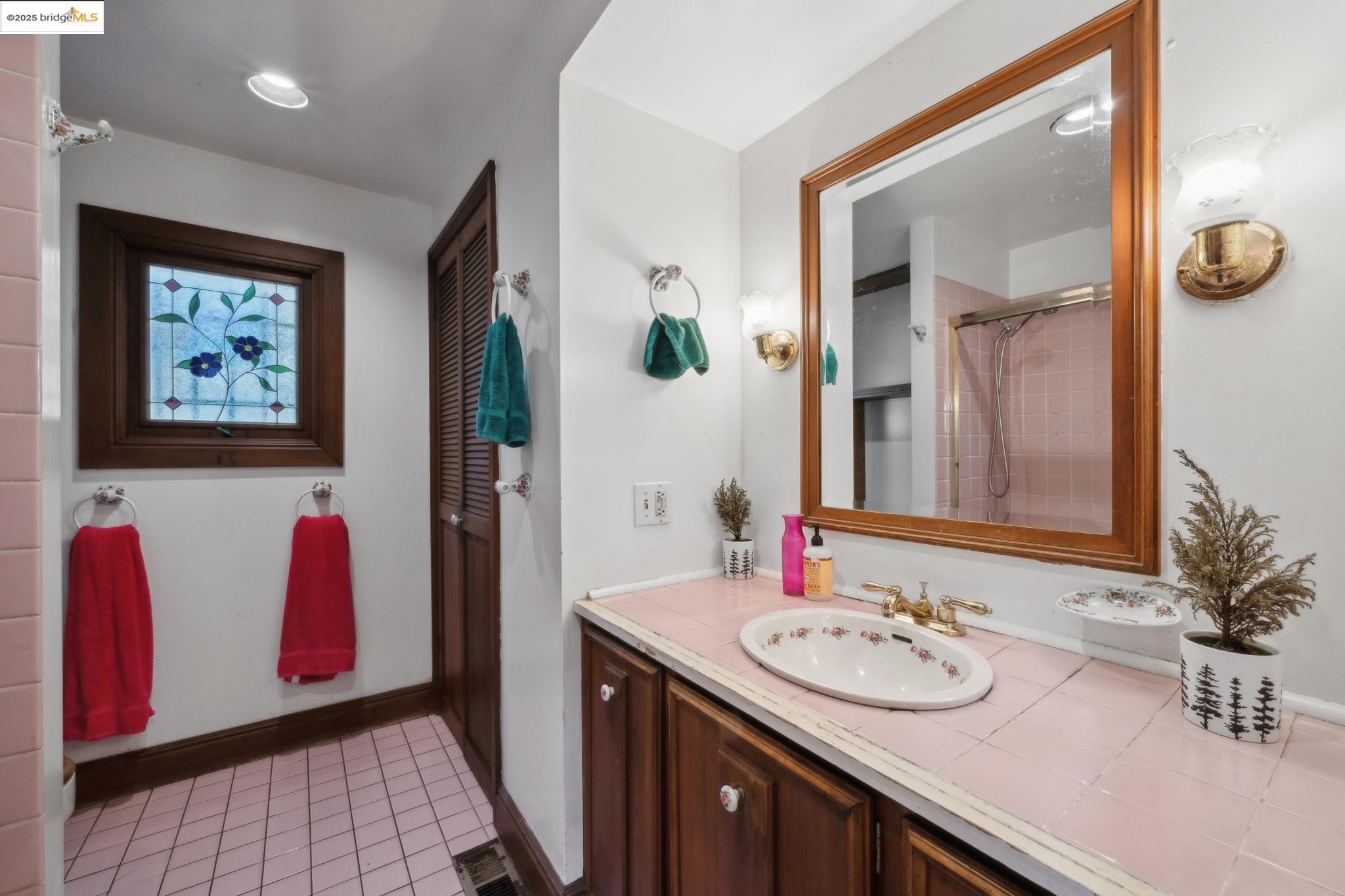 Detail Gallery Image 34 of 47 For 2119 Derby St, Berkeley,  CA 94705 - 2 Beds | 1 Baths