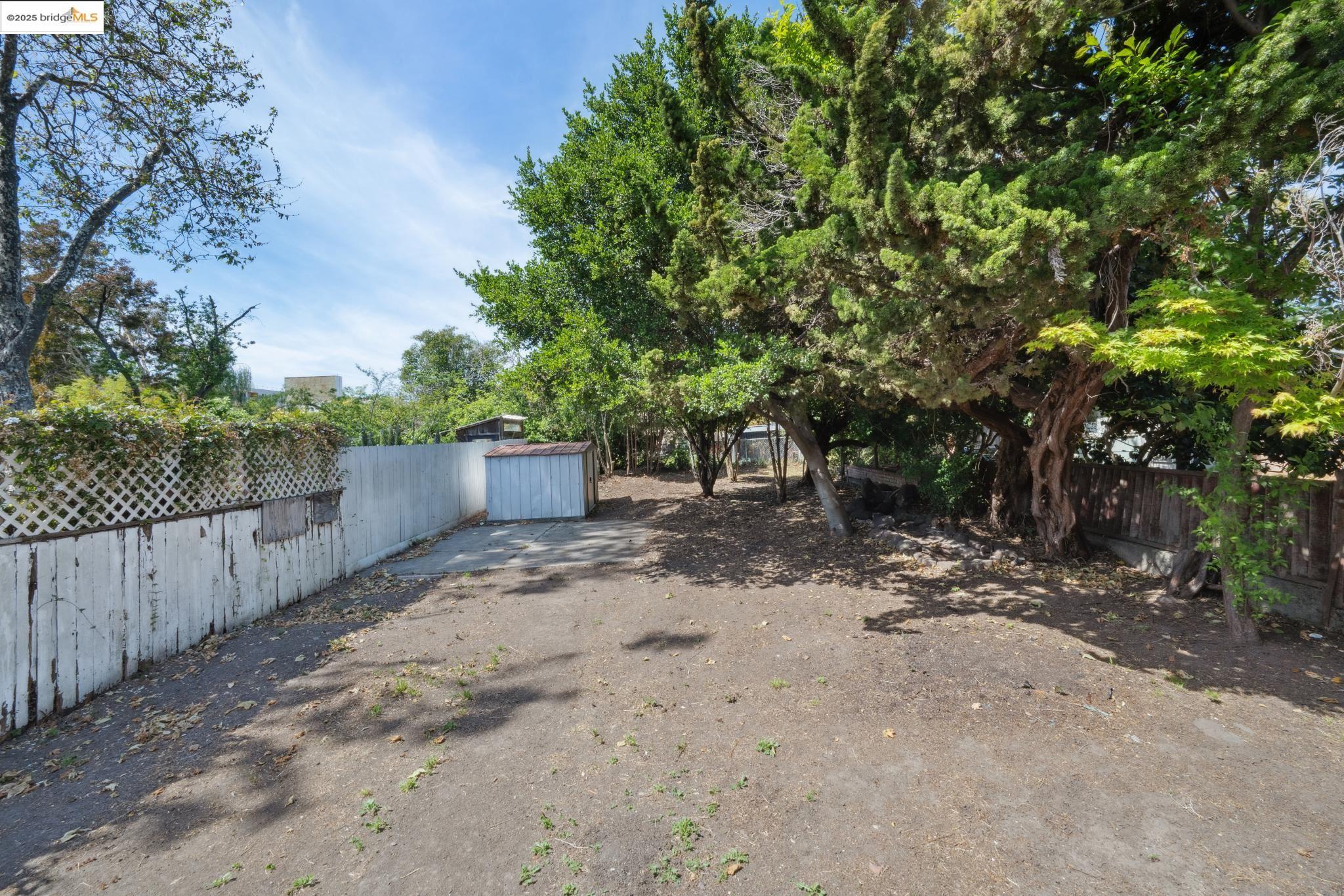 Detail Gallery Image 39 of 47 For 2119 Derby St, Berkeley,  CA 94705 - 2 Beds | 1 Baths