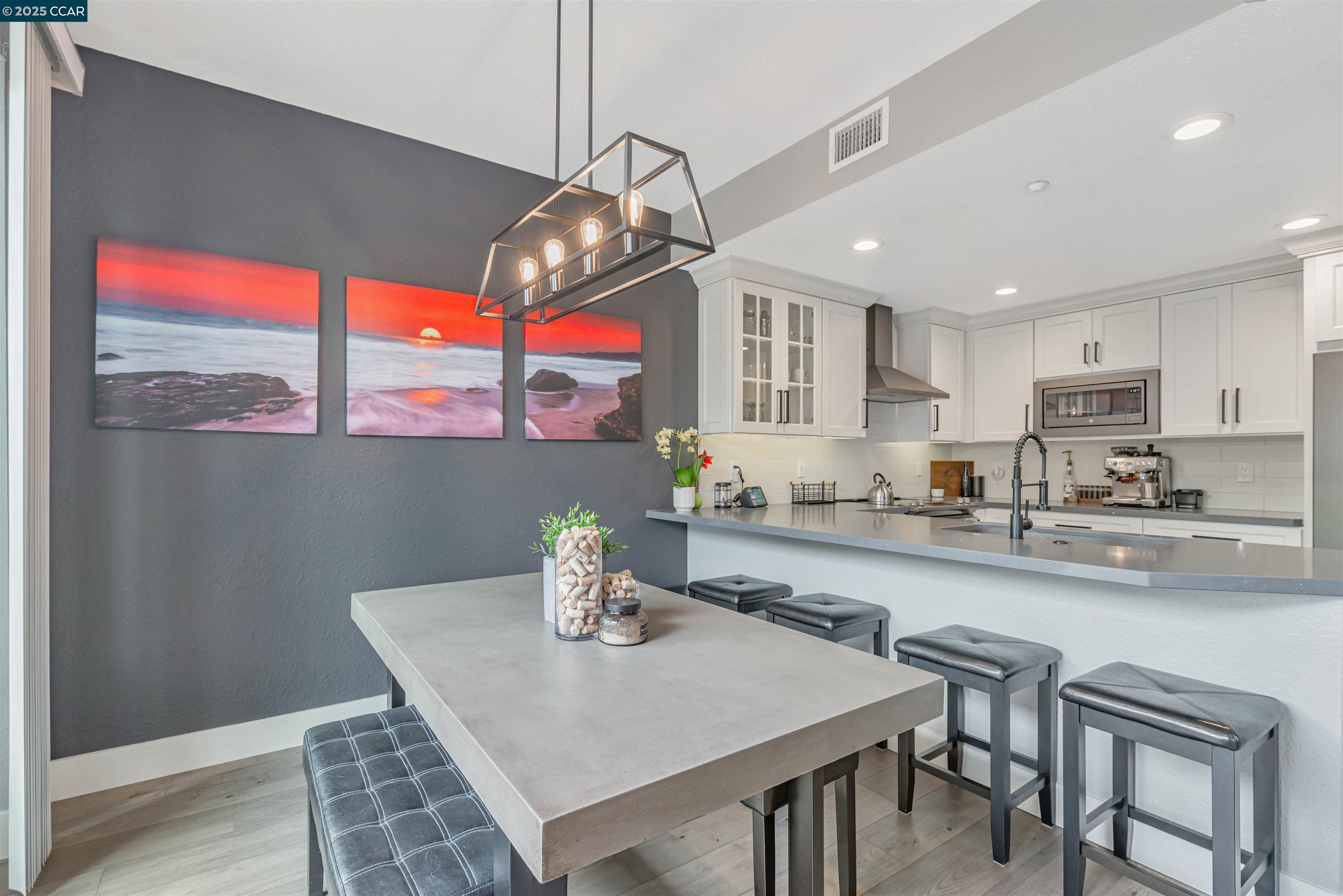 Detail Gallery Image 11 of 31 For 62 Danville Oak Pl, Danville,  CA 94526 - 2 Beds | 2 Baths