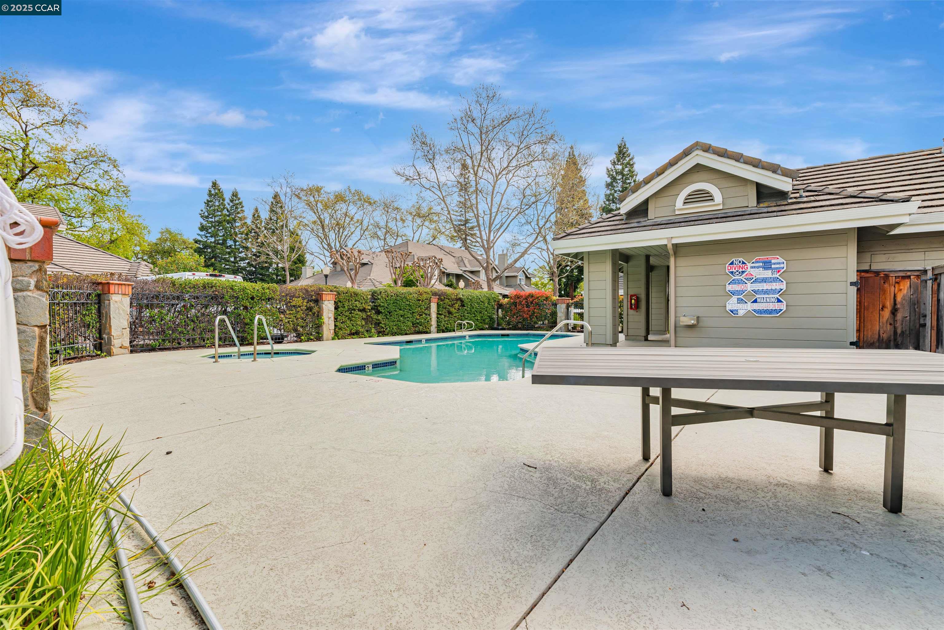 Detail Gallery Image 28 of 31 For 62 Danville Oak Pl, Danville,  CA 94526 - 2 Beds | 2 Baths