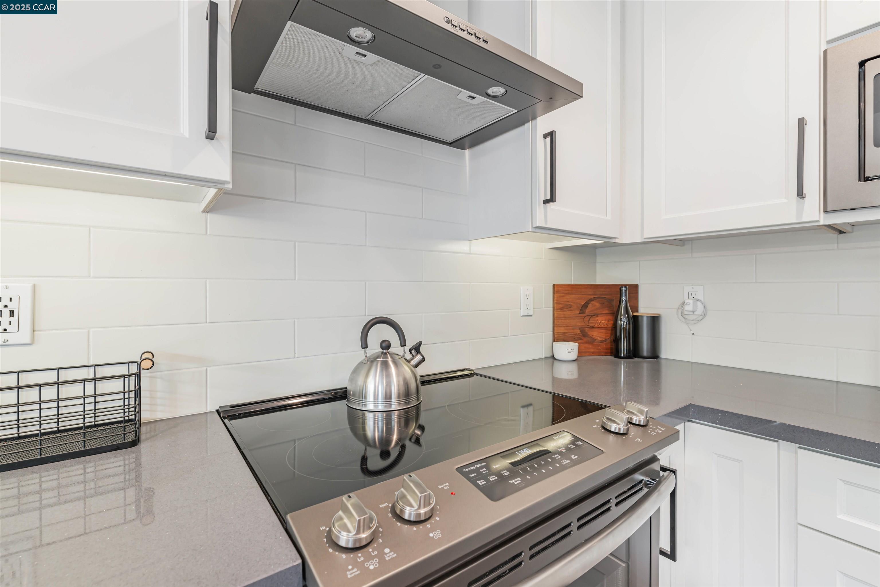 Detail Gallery Image 8 of 31 For 62 Danville Oak Pl, Danville,  CA 94526 - 2 Beds | 2 Baths