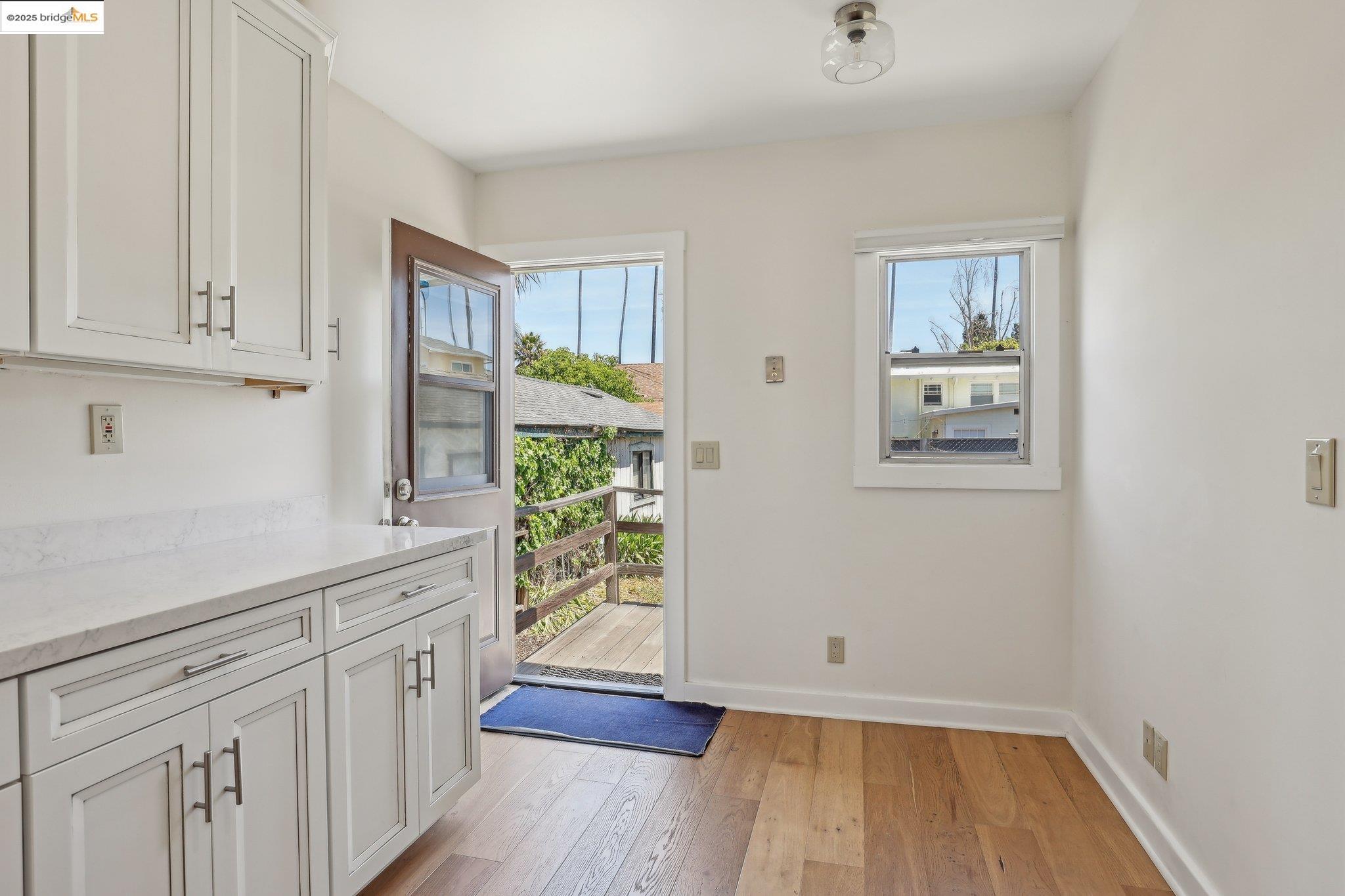 Detail Gallery Image 15 of 40 For 1318 8th St, Alameda,  CA 94501 - 2 Beds | 1/1 Baths